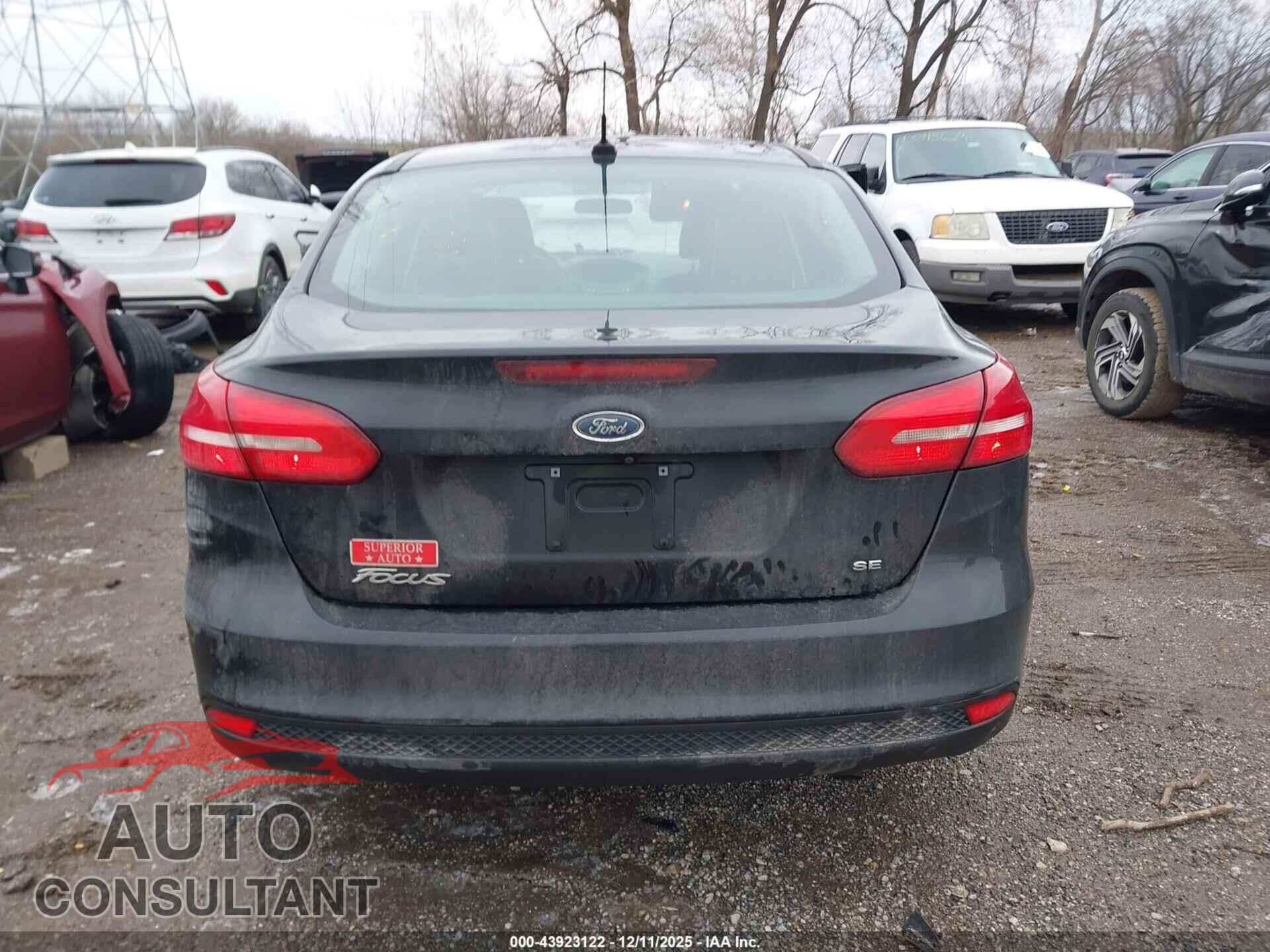 FORD FOCUS 2017 - 1FADP3F20HL205258