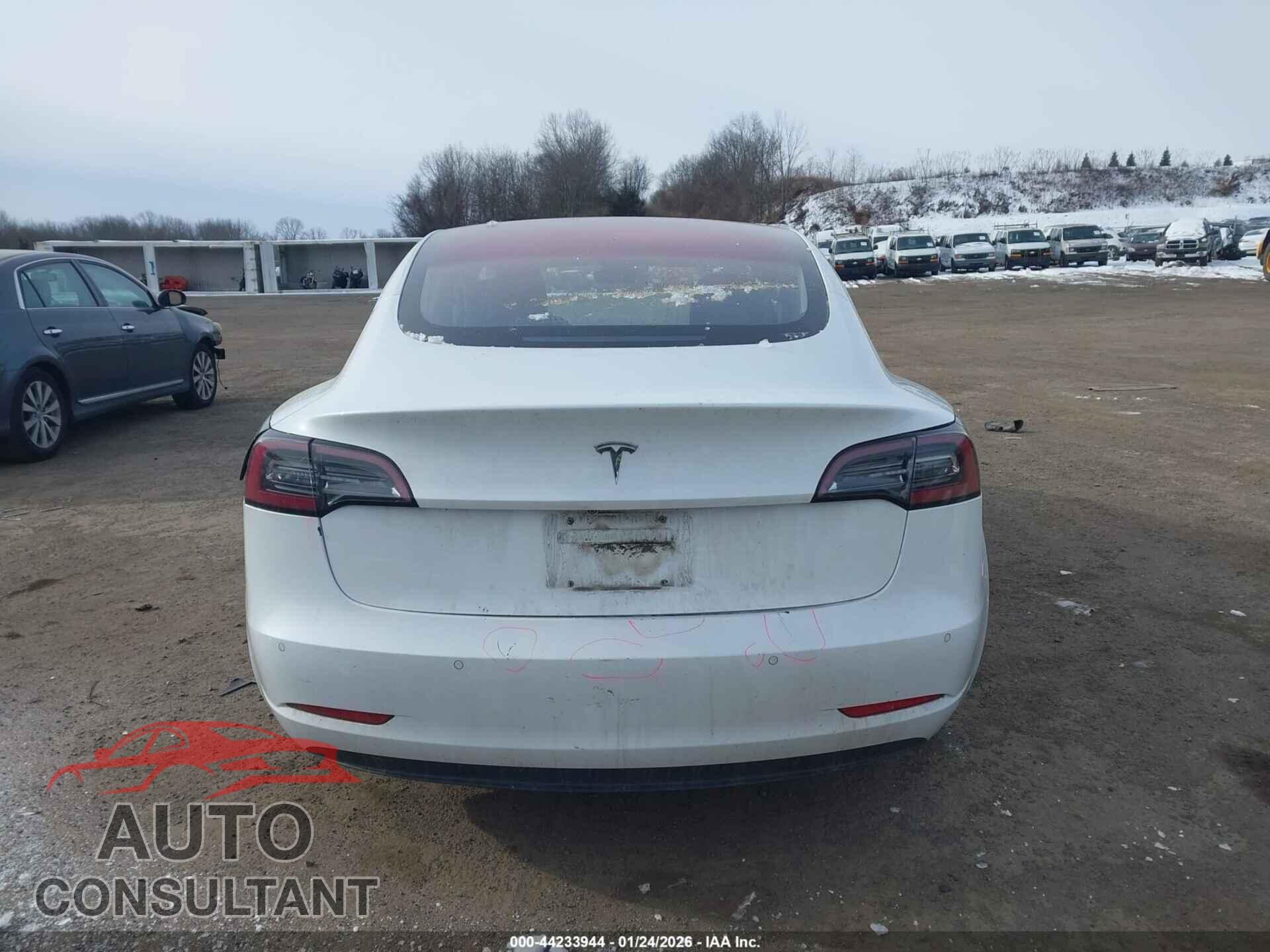 TESLA MODEL 3 2018 - 5YJ3E1EA5JF033455