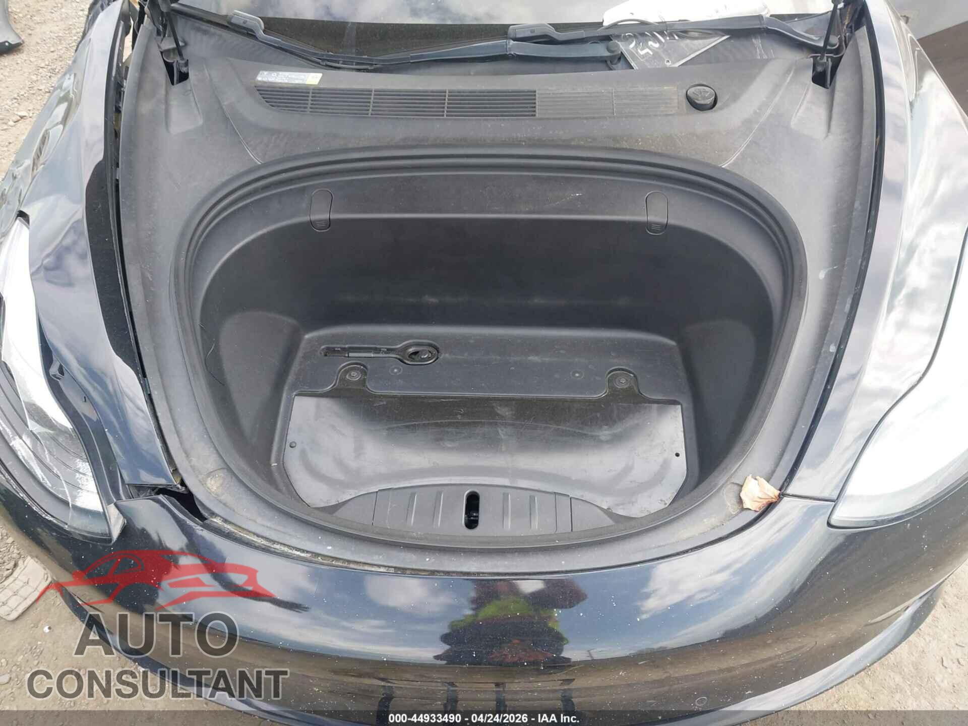 TESLA MODEL 3 2018 - 5YJ3E1EBXJF072437