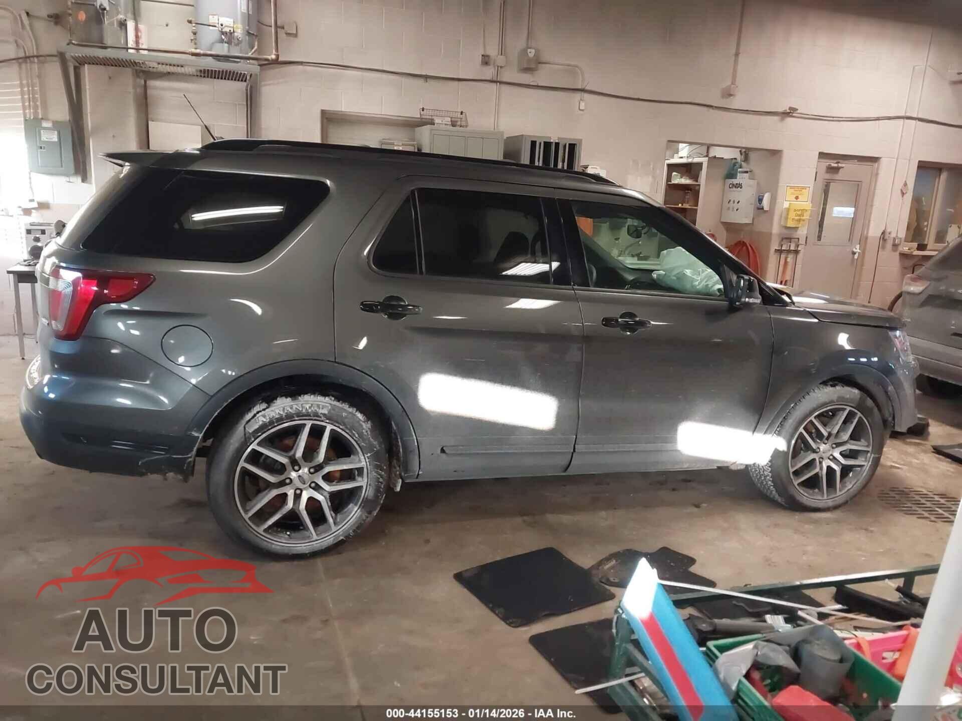 FORD EXPLORER 2018 - 1FM5K8GTXJGB01727