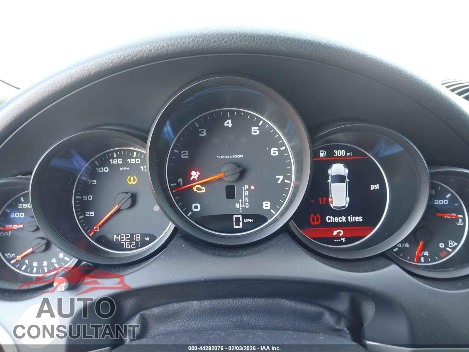 PORSCHE CAYENNE 2016 - WP1AA2A28GLA03863