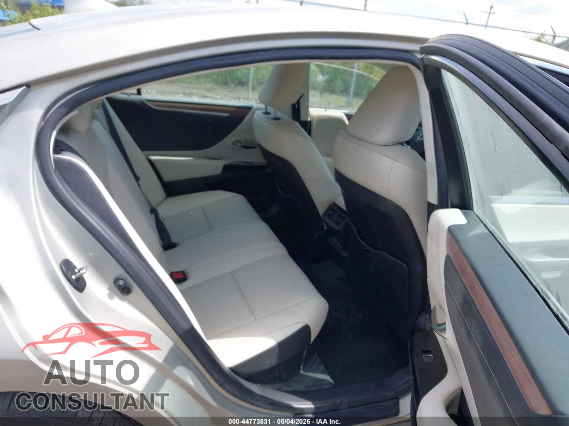 LEXUS ES 300H 2023 - 58ADA1C19PU036673