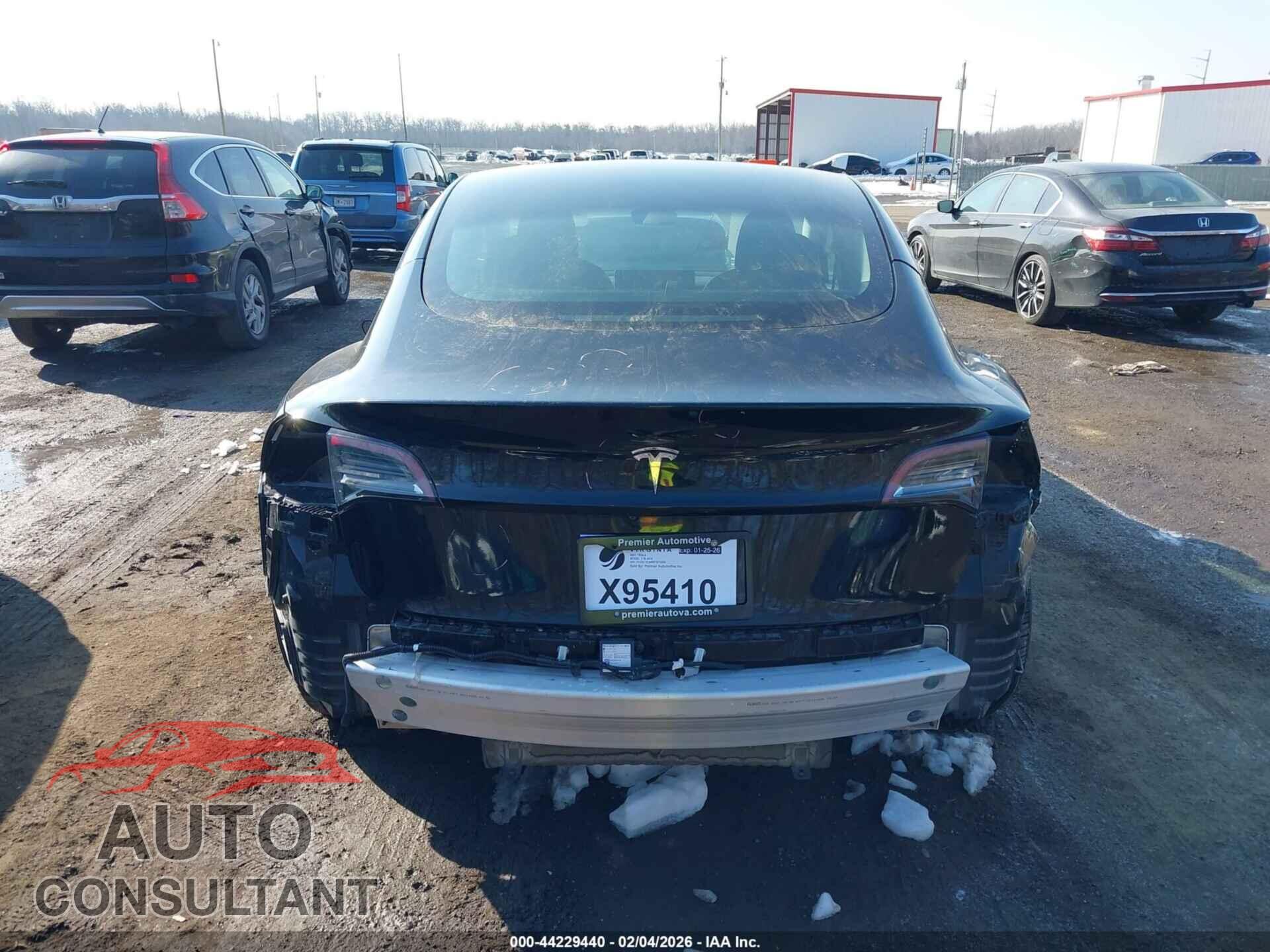 TESLA MODEL 3 2021 - 5YJ3E1EA4MF070324
