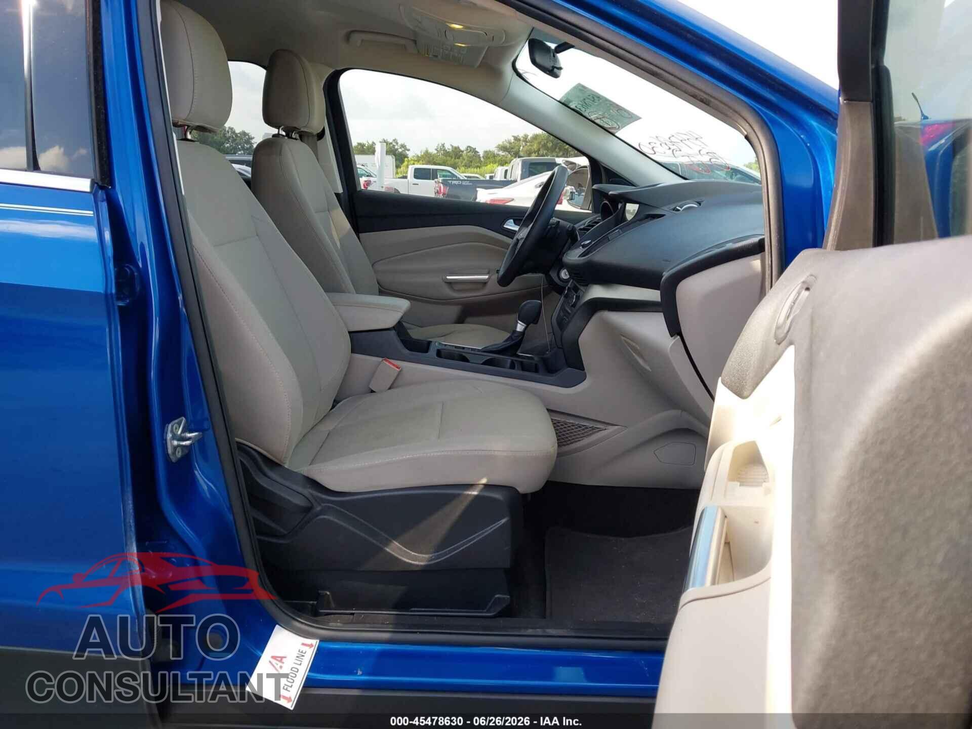 FORD ESCAPE 2017 - 1FMCU0GD9HUD76108