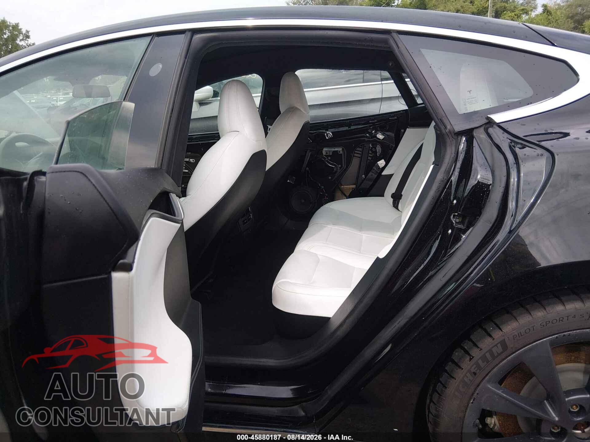 TESLA MODEL S 2020 - 5YJSA1E25LF403113
