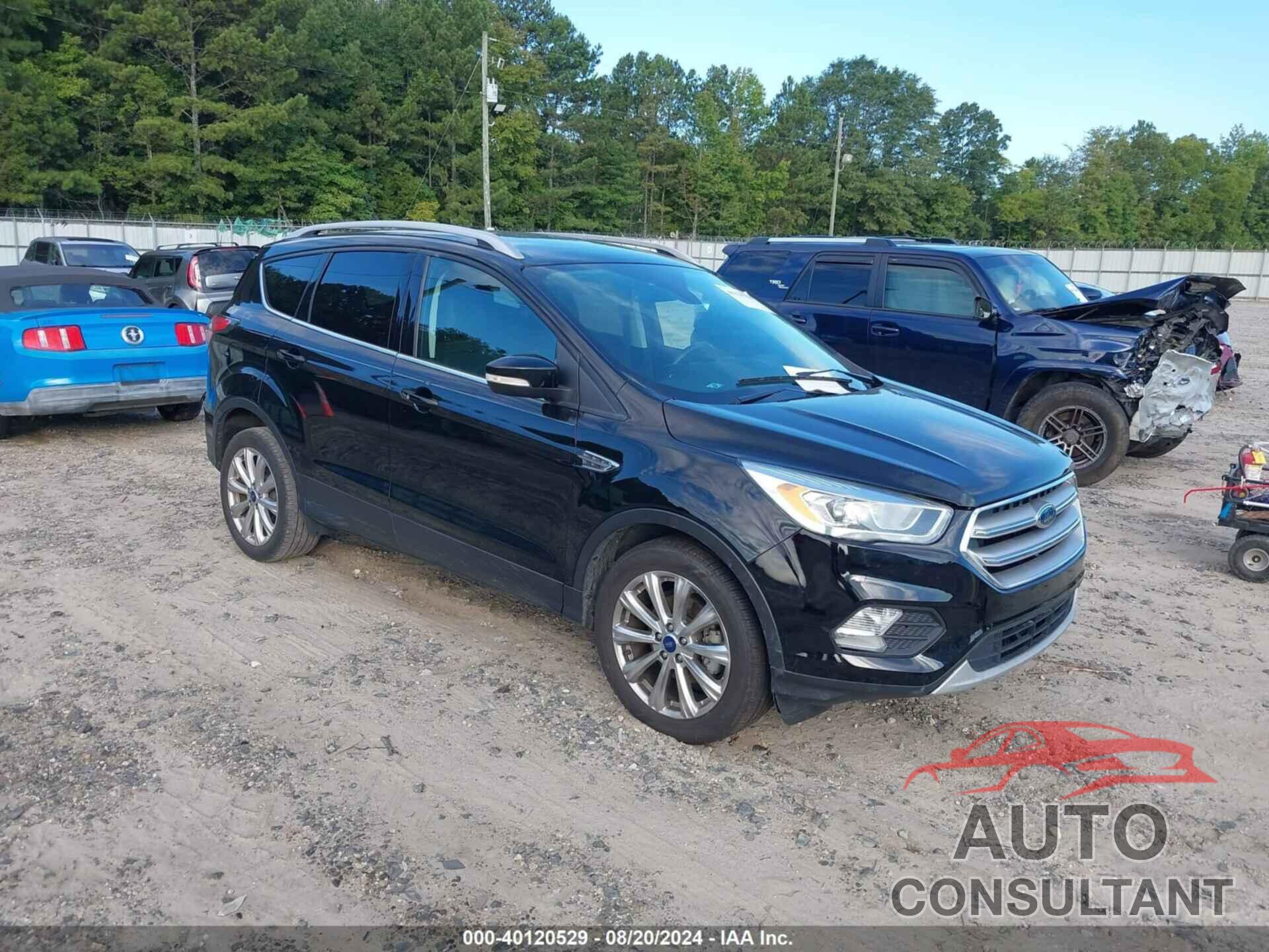 FORD ESCAPE 2017 - 1FMCU0JD6HUA38755