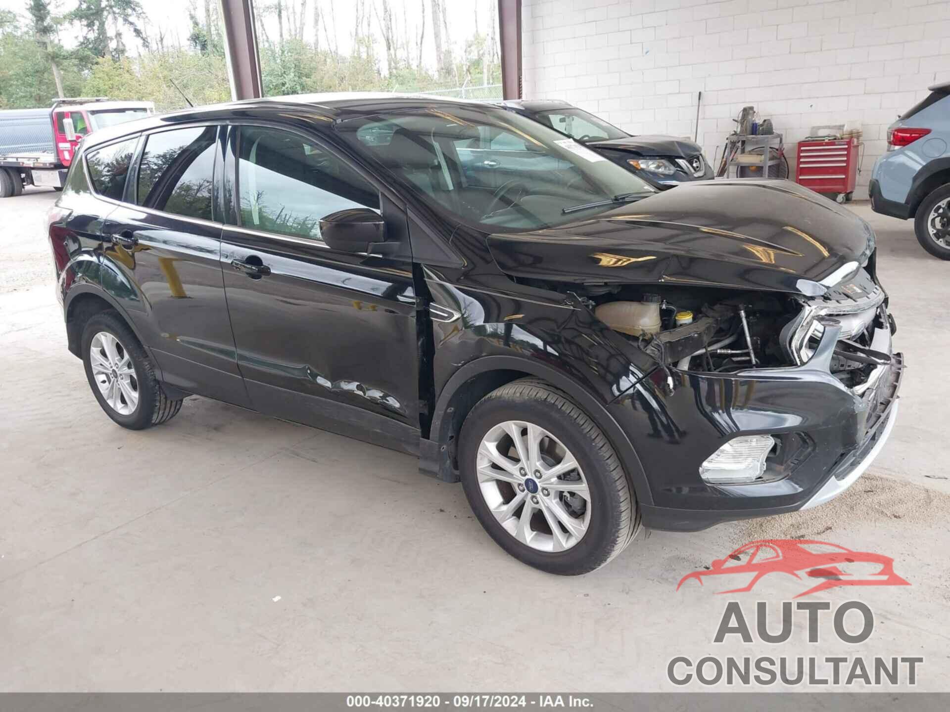 FORD ESCAPE 2017 - 1FMCU9G97HUB08609