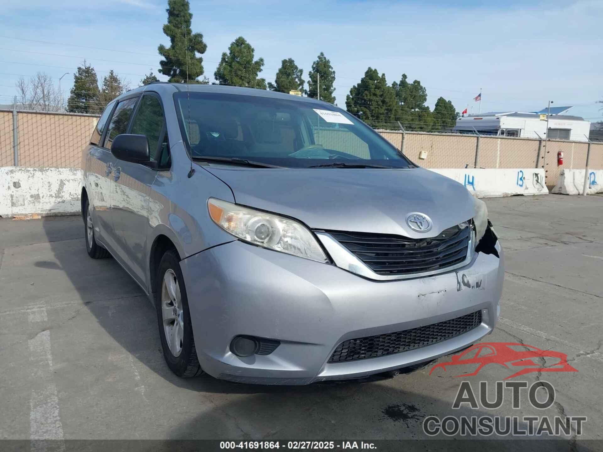 TOYOTA SIENNA 2014 - 5TDKK3DC0ES448929