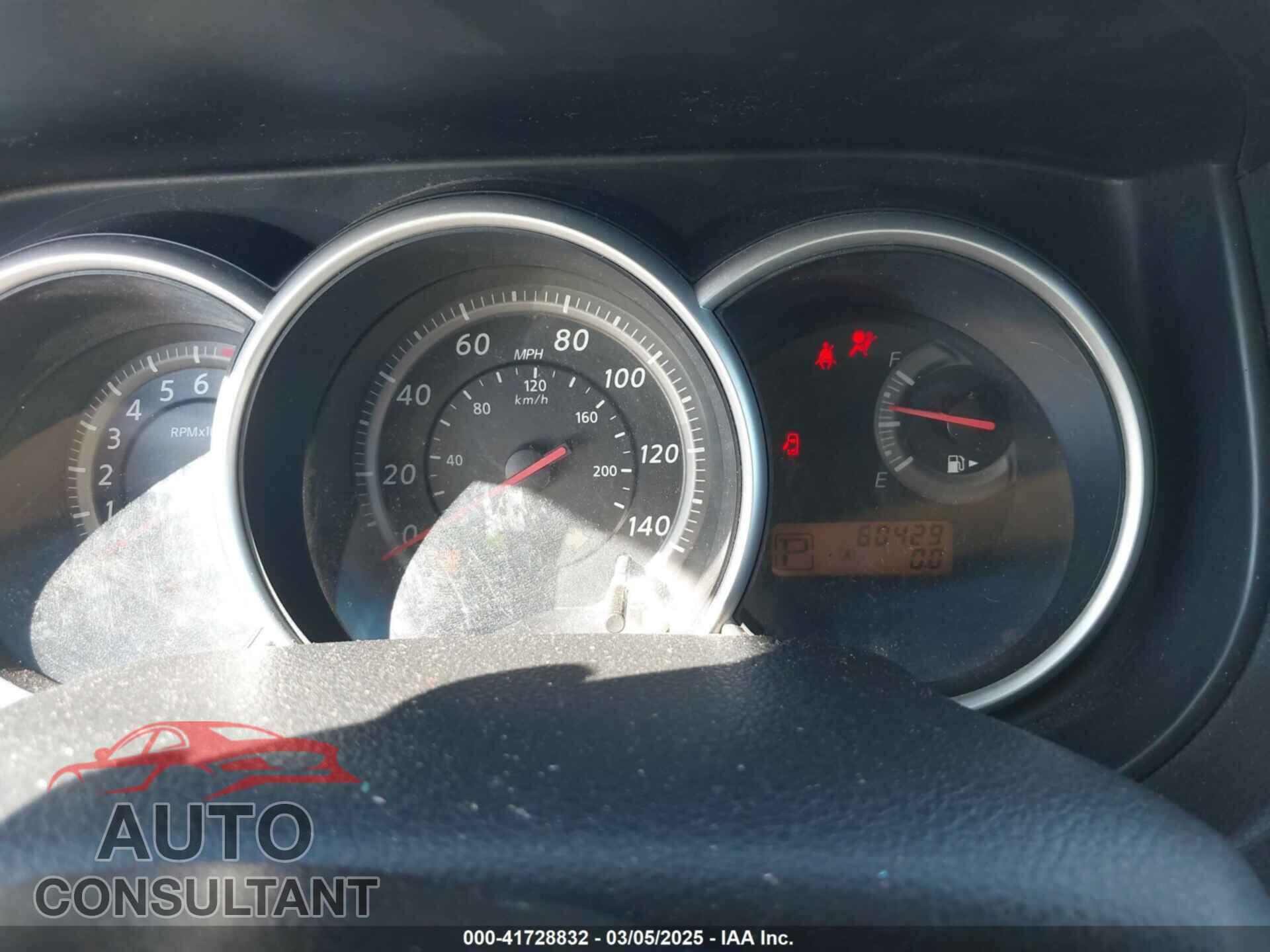 NISSAN VERSA 2011 - 3N1BC1AP1BL410106