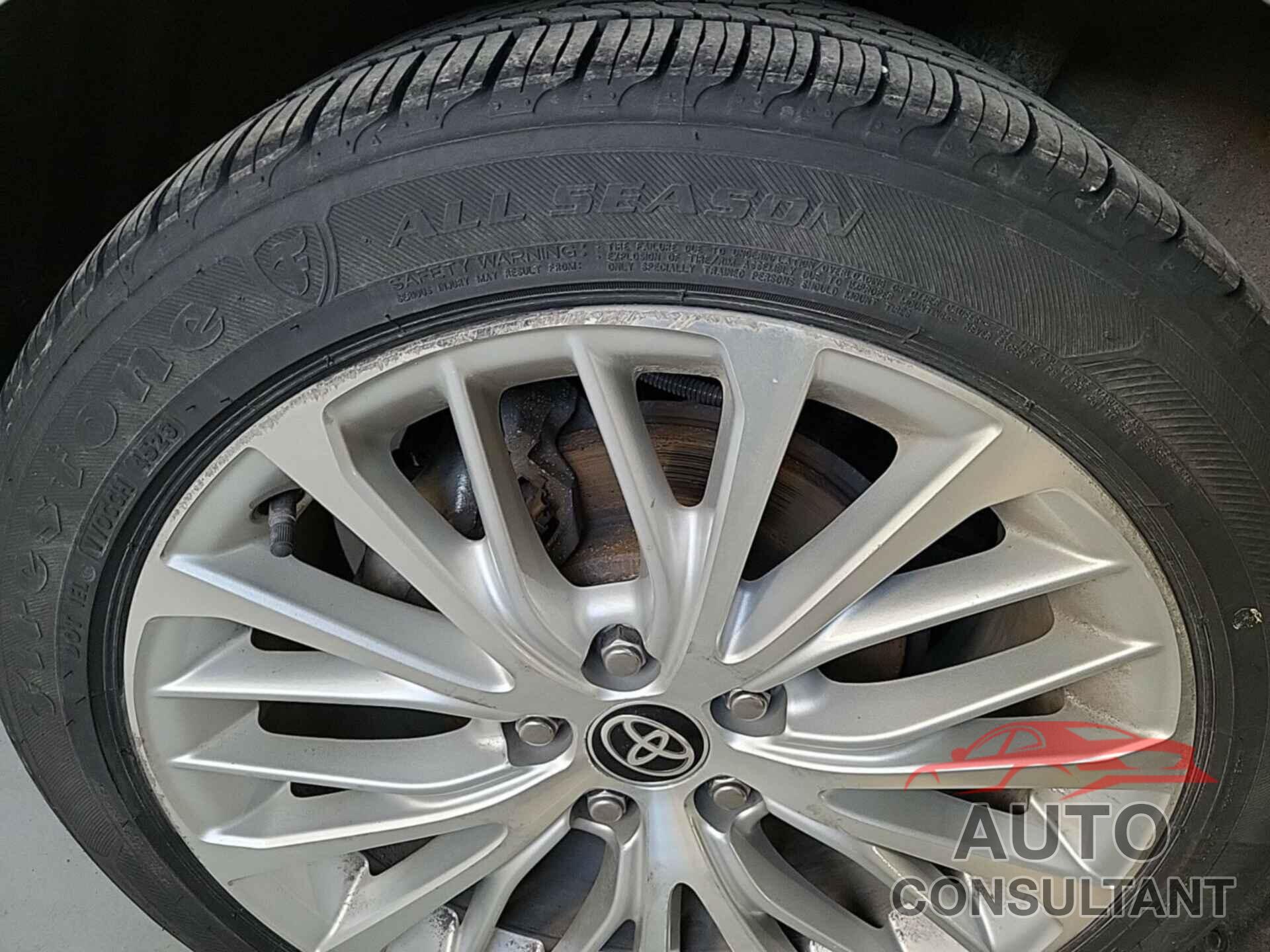 TOYOTA CAMRY 2020 - 4T1F11AK8LU994855