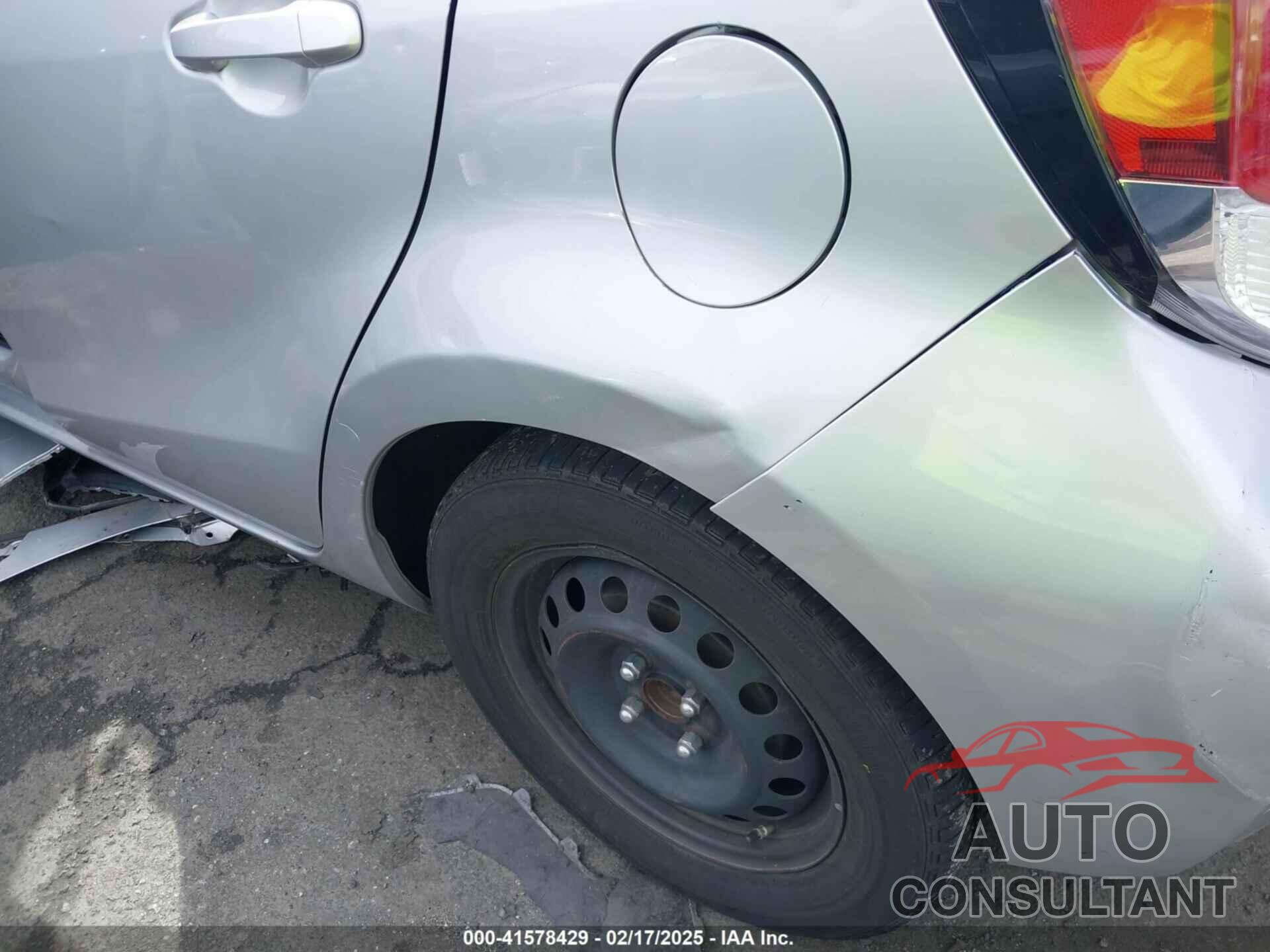 TOYOTA PRIUS C 2016 - JTDKDTB36G1120301