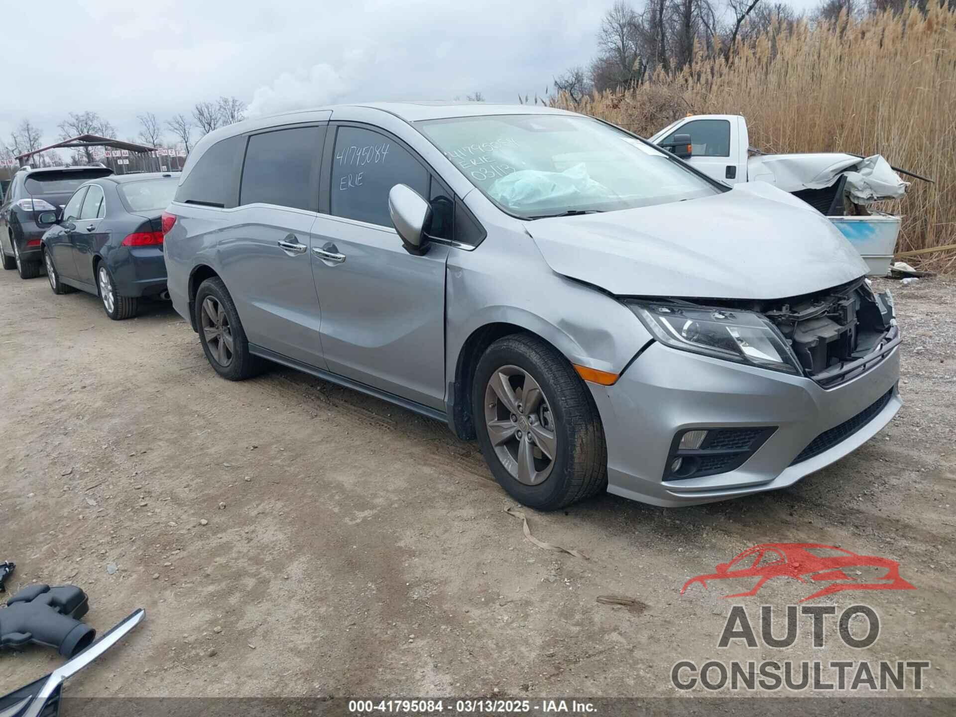 HONDA ODYSSEY 2018 - 5FNRL6H74JB002985