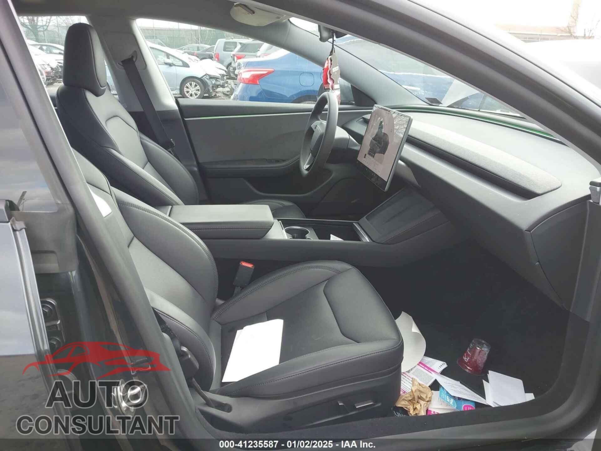 TESLA MODEL 3 2024 - 5YJ3E1EA7RF856514
