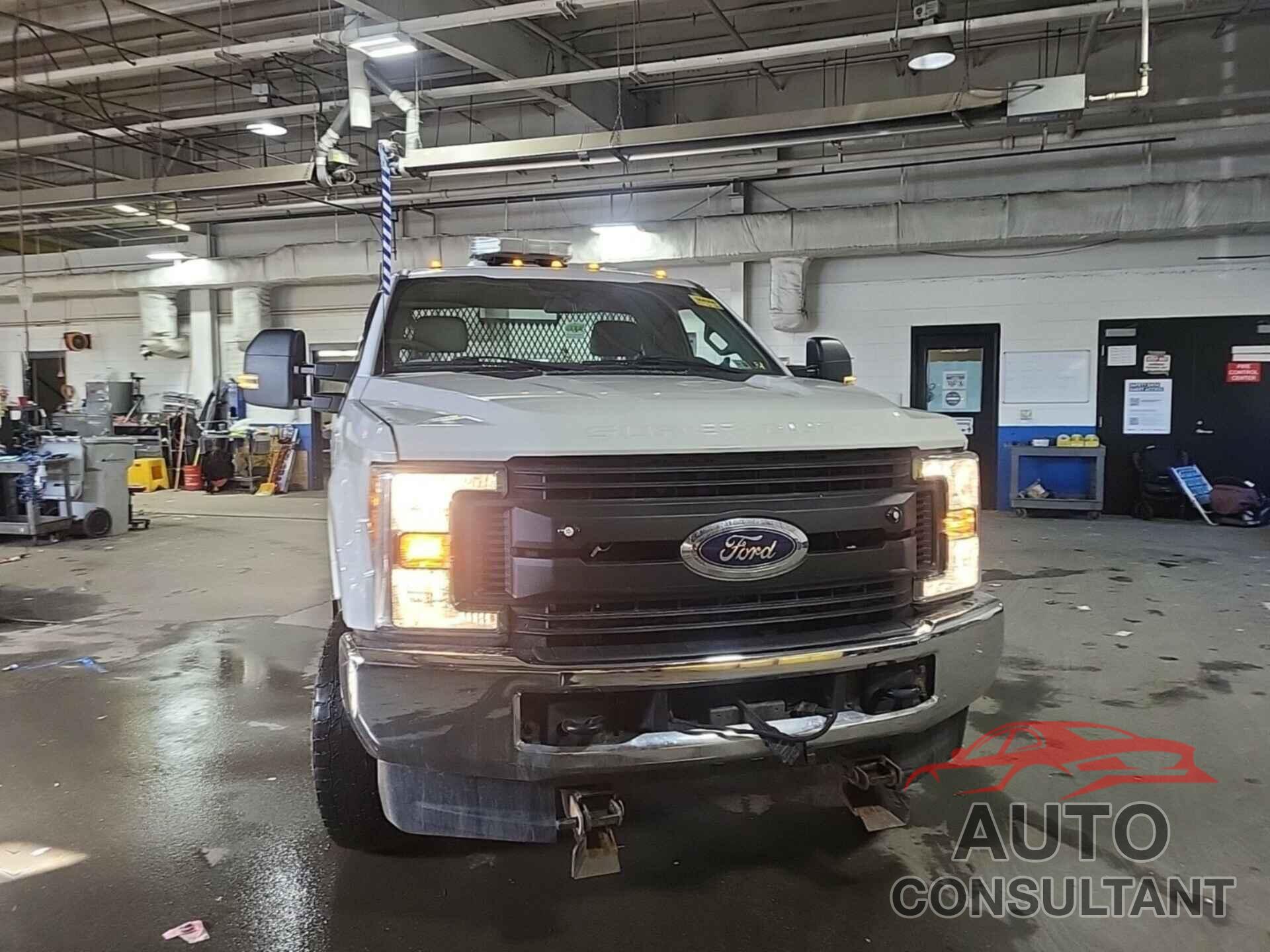 FORD F-250 2017 - 1FTBF2B61HEB62559