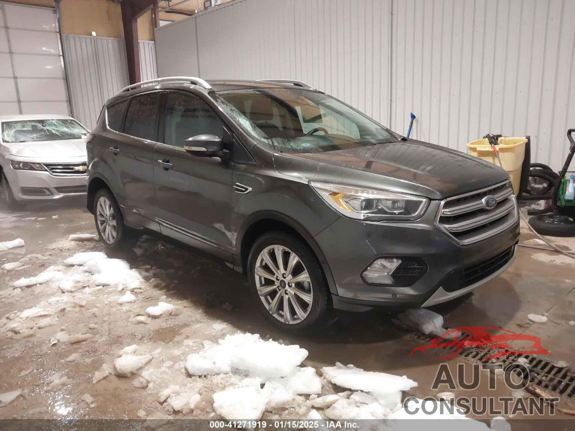 FORD ESCAPE 2017 - 1FMCU0JD1HUE22023