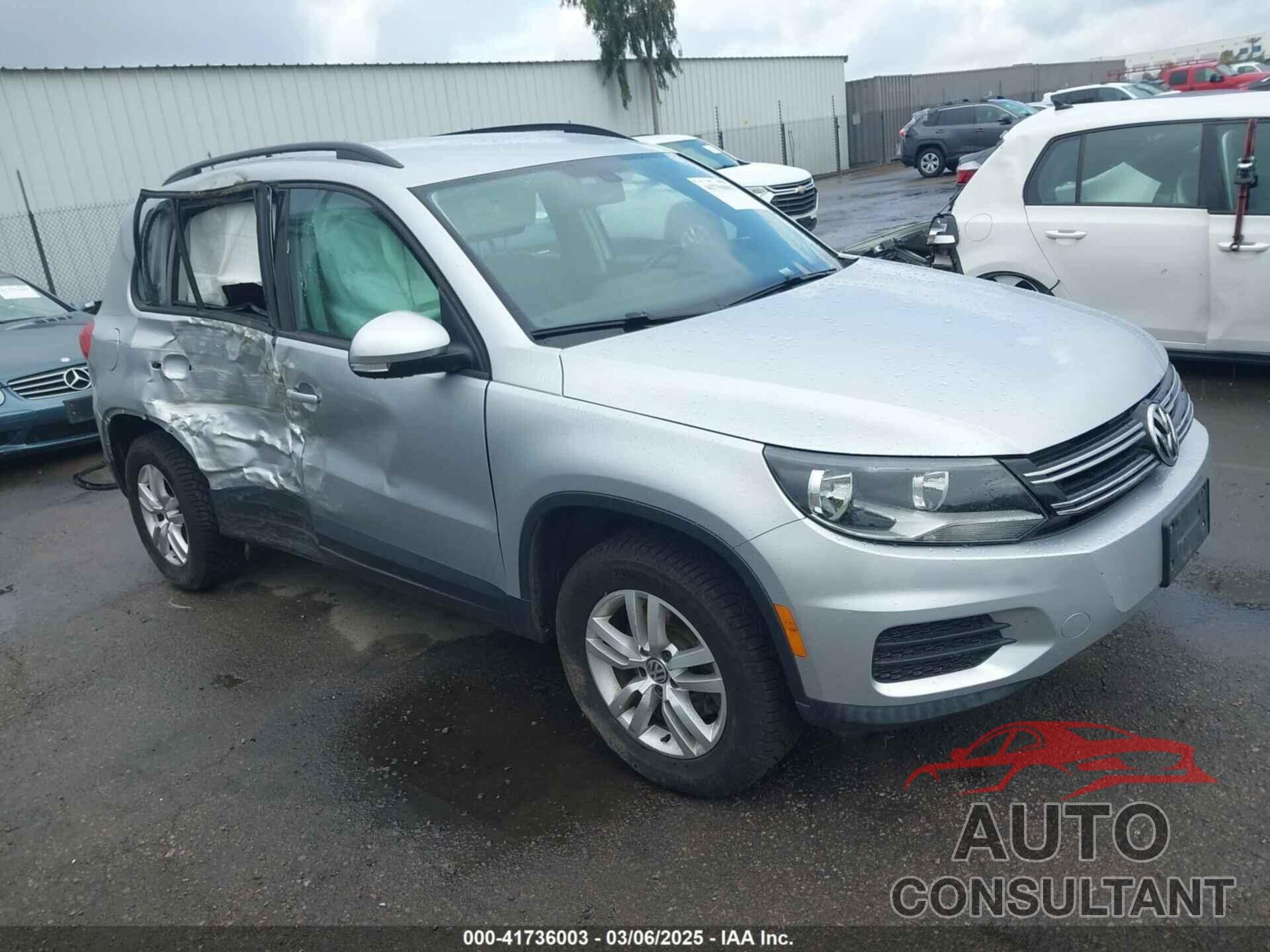 VOLKSWAGEN TIGUAN 2017 - WVGAV7AX2HK017551