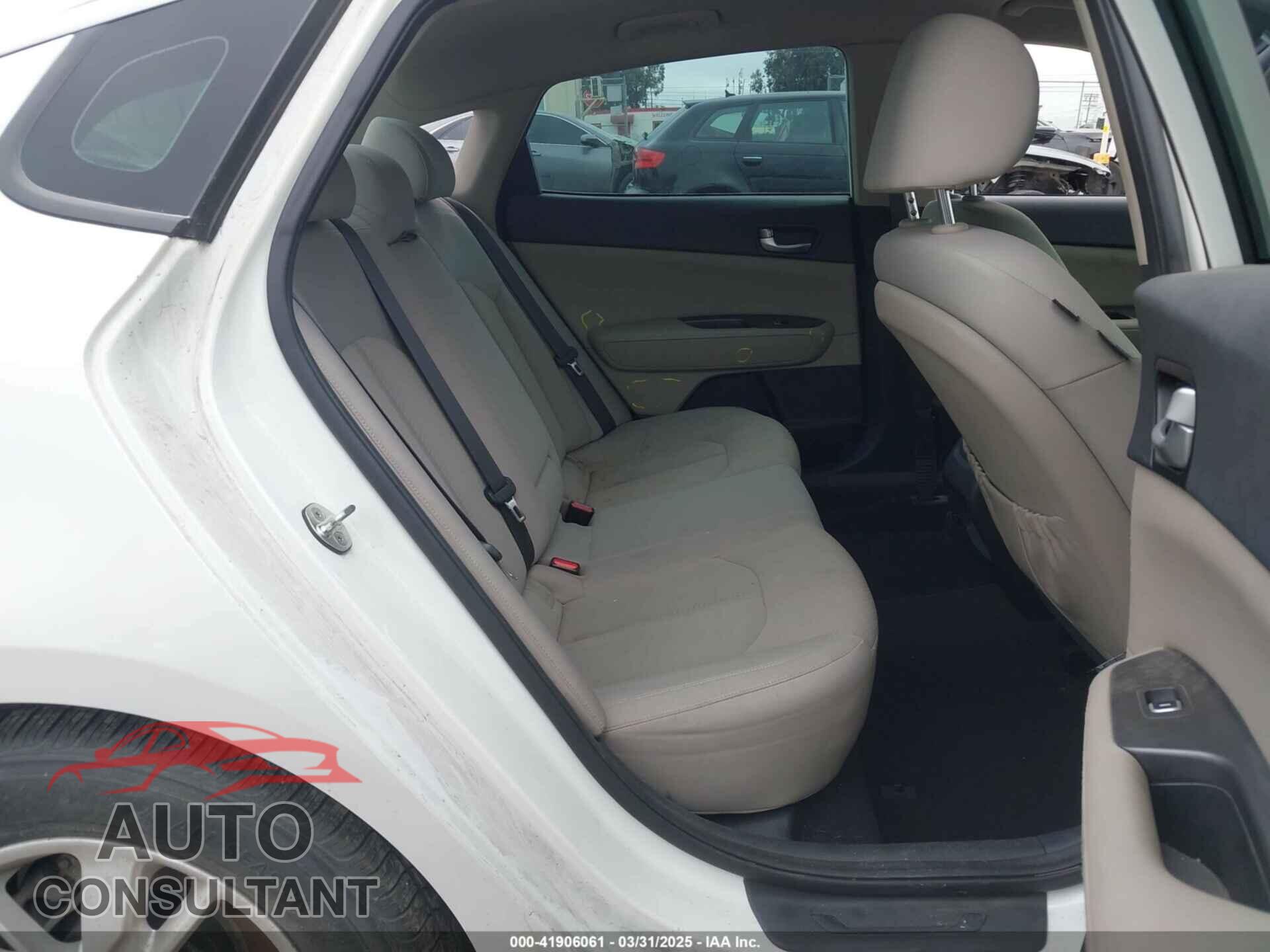 KIA OPTIMA 2017 - KNAGT4L37H5160410
