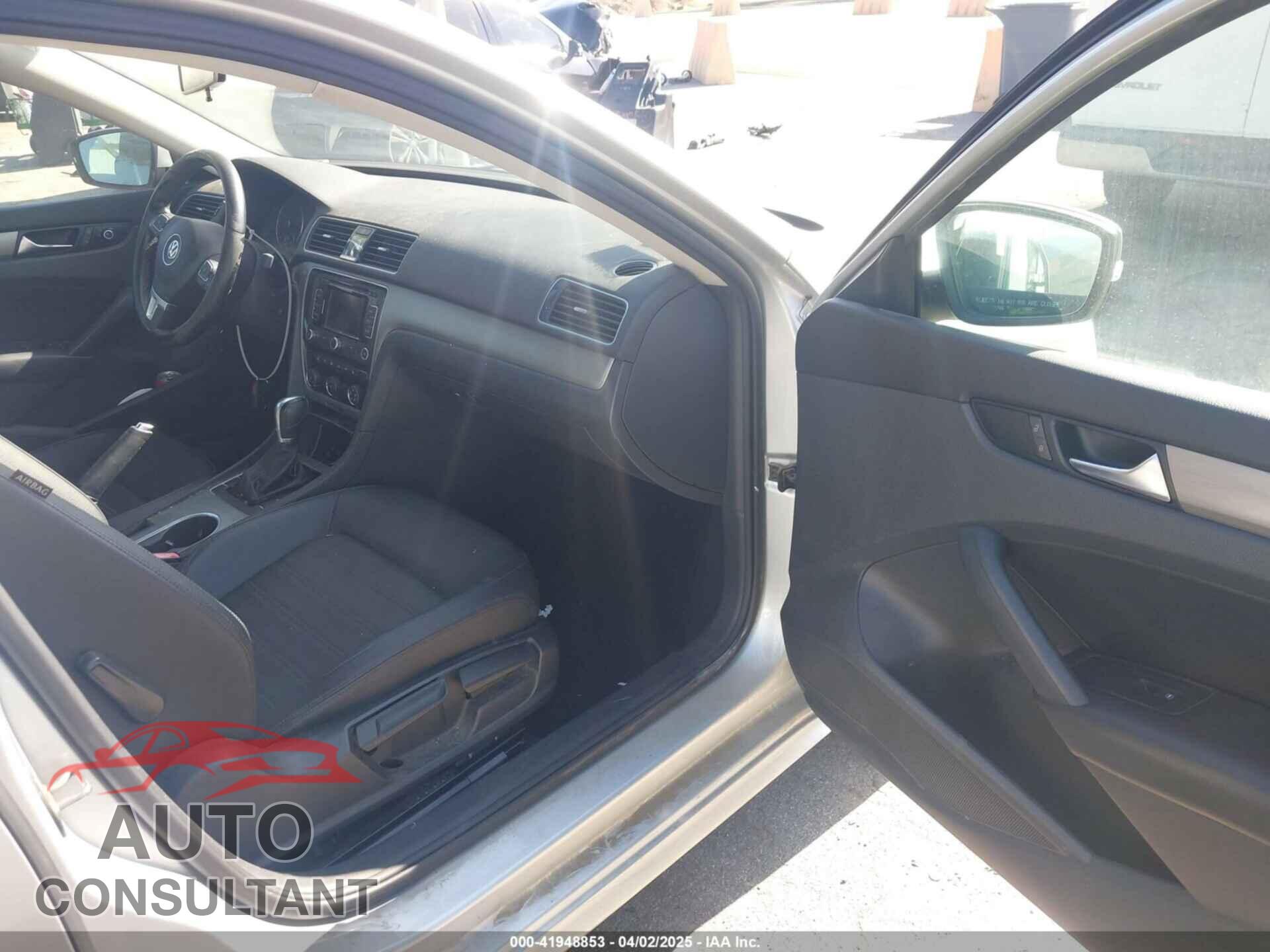 VOLKSWAGEN PASSAT 2015 - 1VWBS7A32FC016287