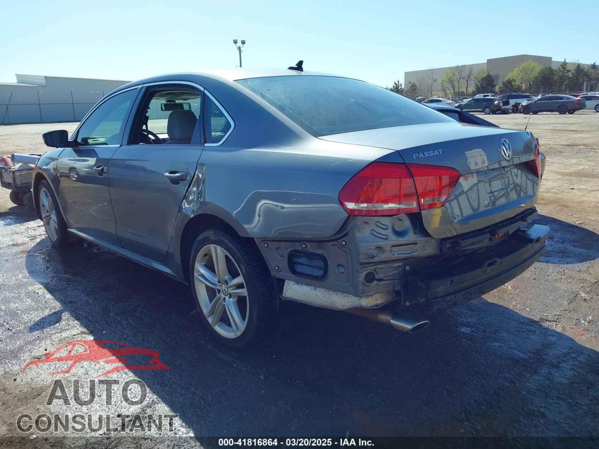 VOLKSWAGEN PASSAT 2014 - 1VWCN7A38EC036683