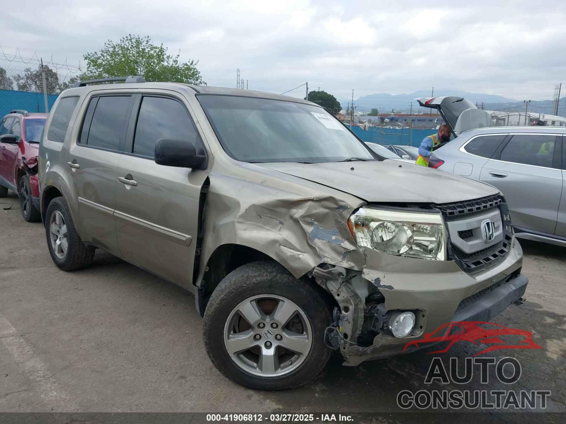 HONDA PILOT 2010 - 5FNYF4H56AB021575