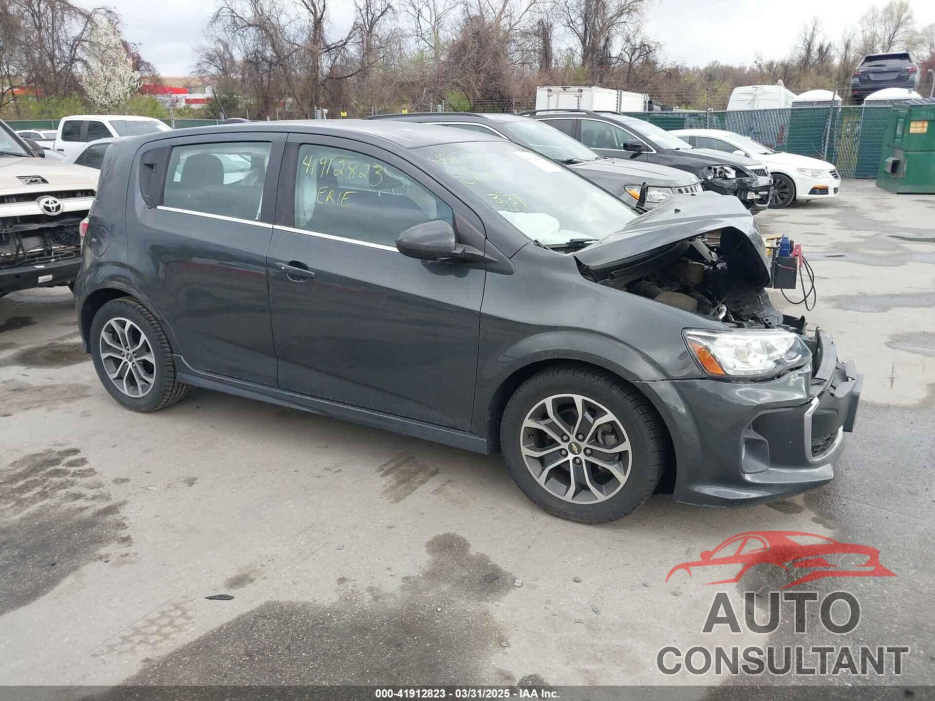 CHEVROLET SONIC 2017 - 1G1JD6SG6H4127001