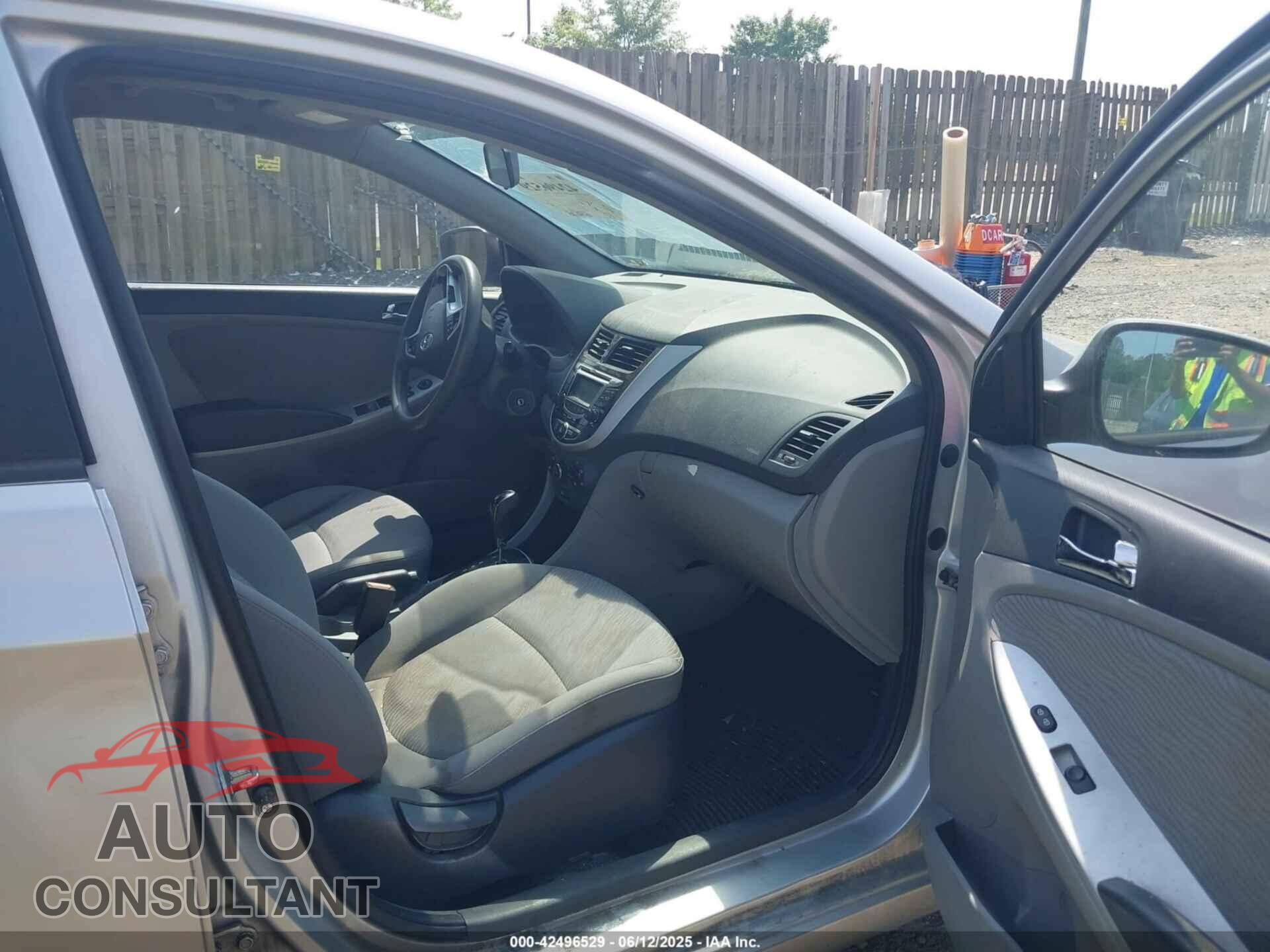 HYUNDAI ACCENT 2012 - KMHCU4AE8CU064458