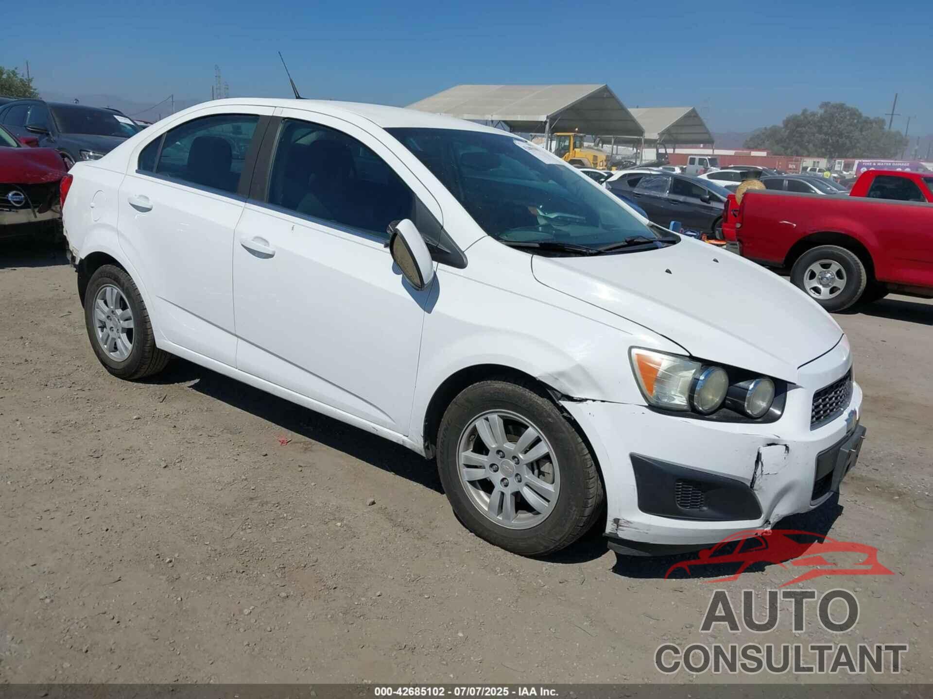 CHEVROLET SONIC 2013 - 1G1JC5SH1D4258093