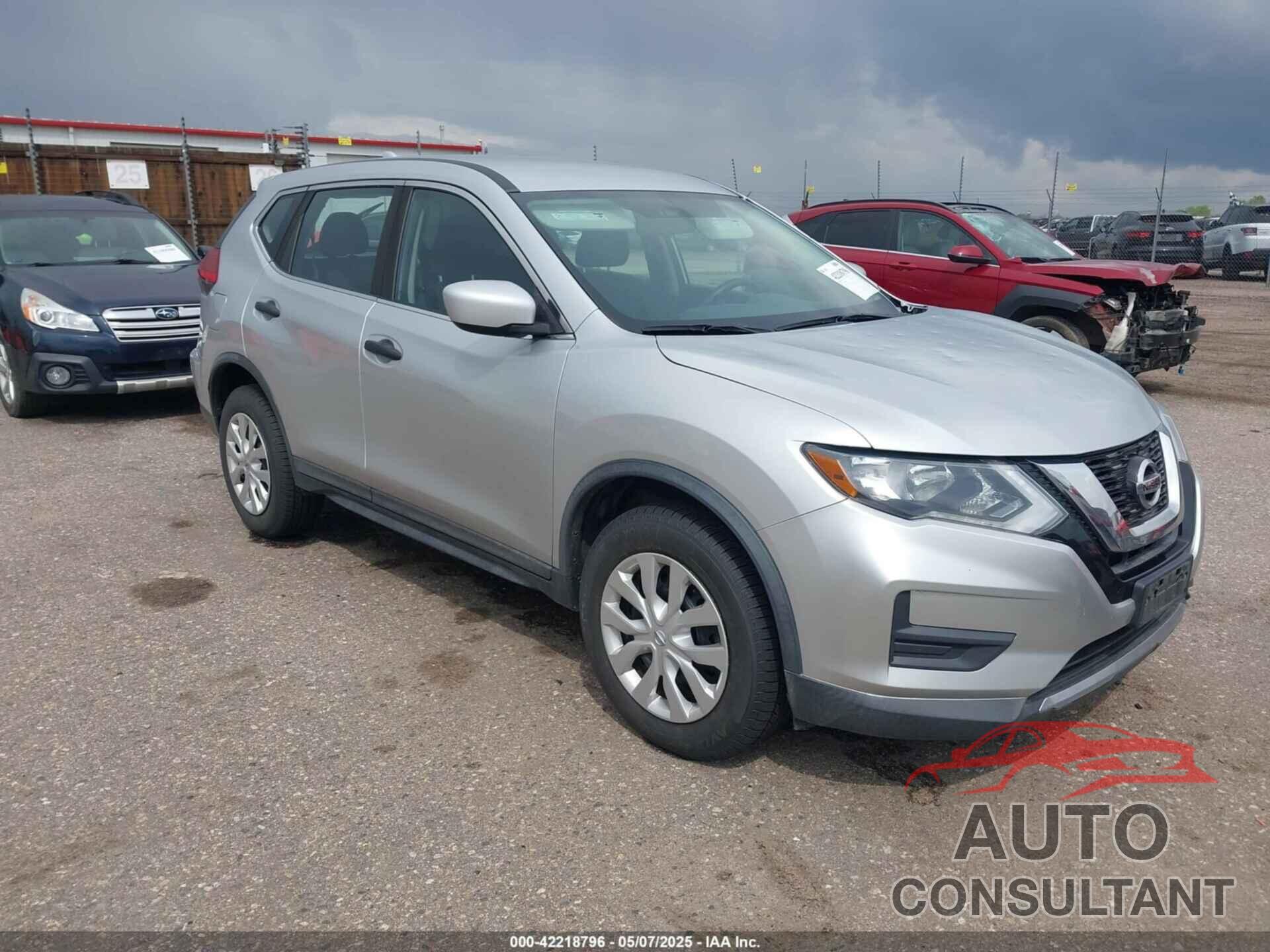 NISSAN ROGUE 2017 - KNMAT2MV3HP554617