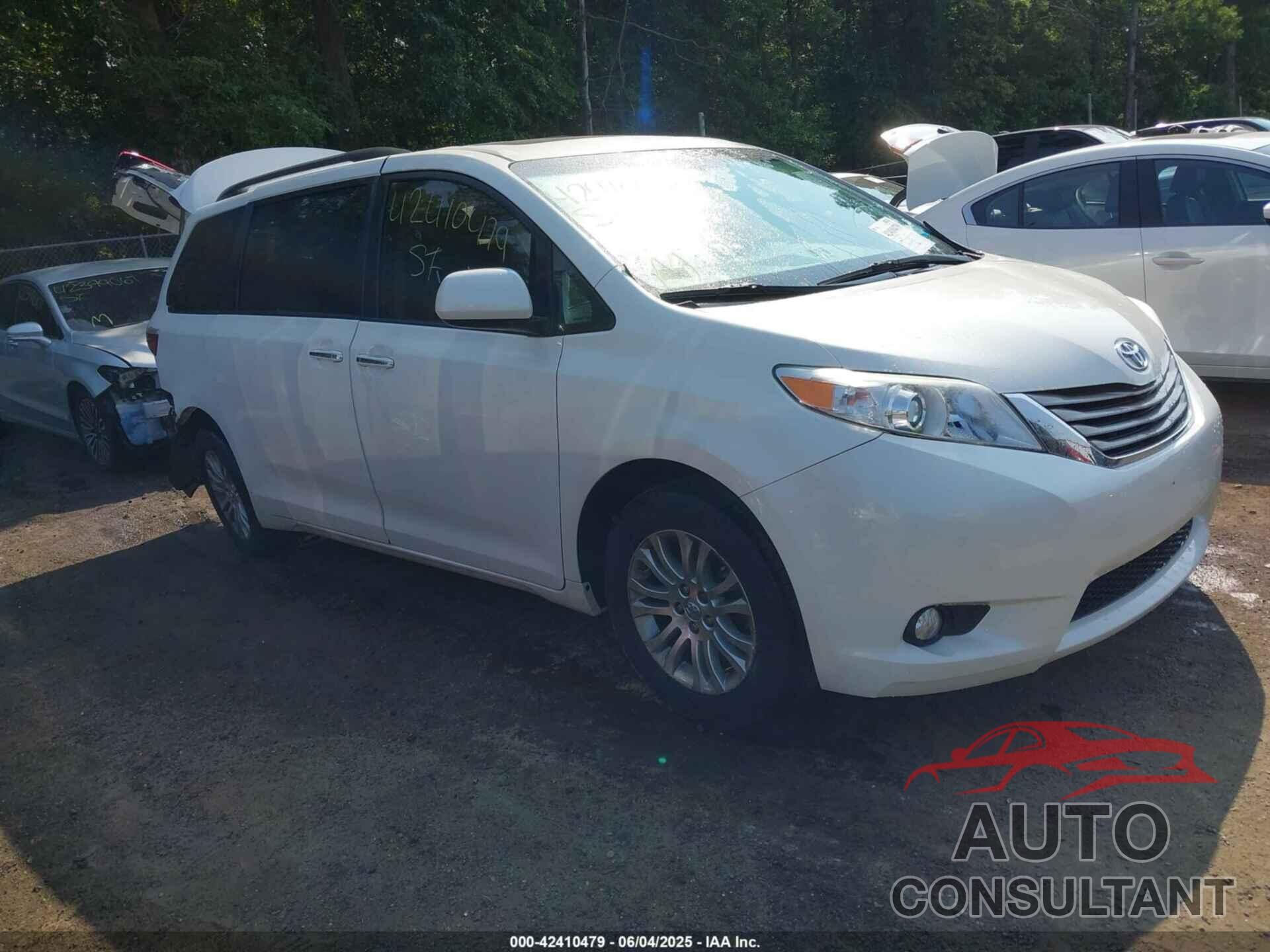 TOYOTA SIENNA 2017 - 5TDYZ3DC8HS889430