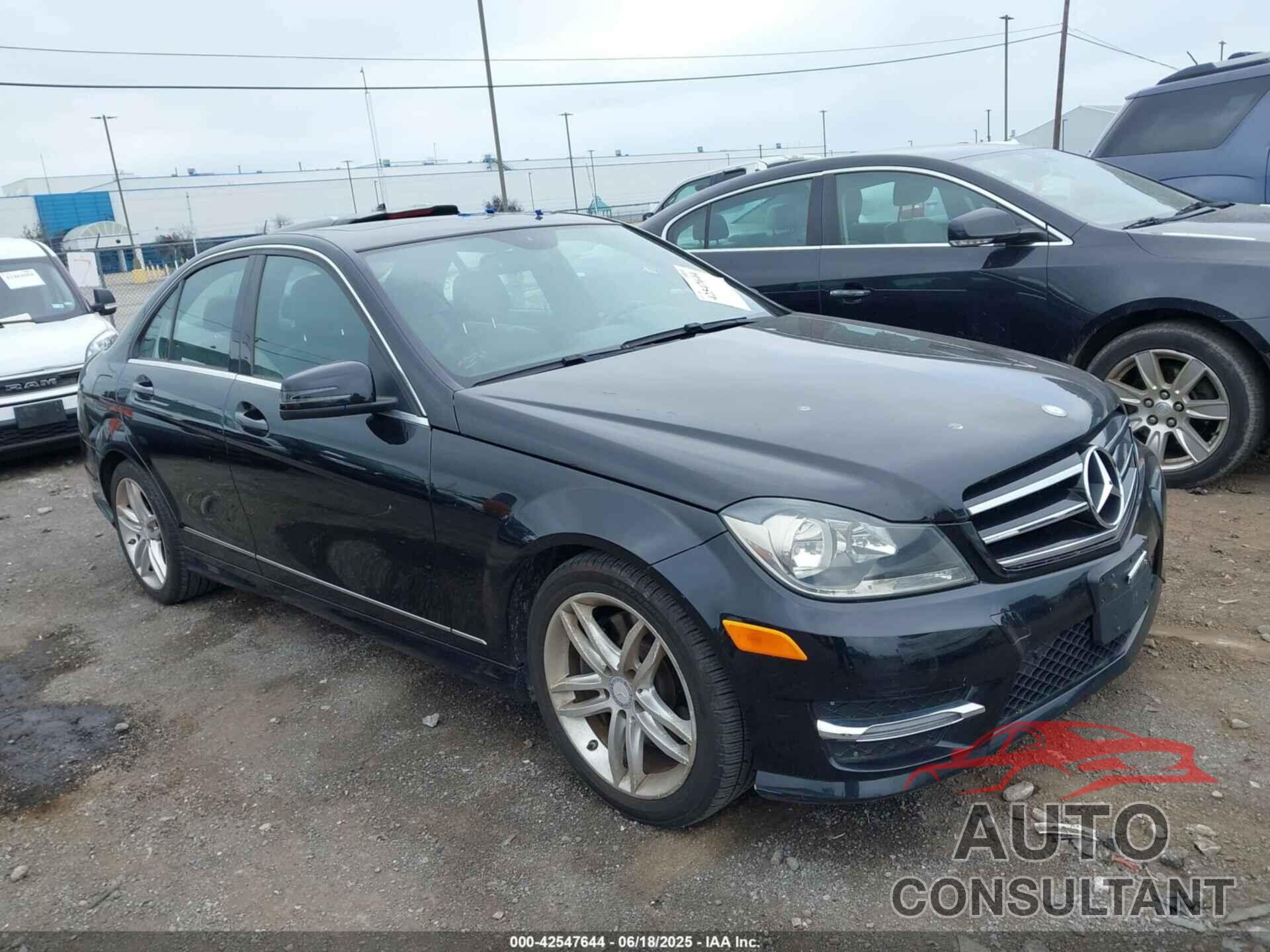MERCEDES-BENZ C 300 2014 - WDDGF8AB6ER319441