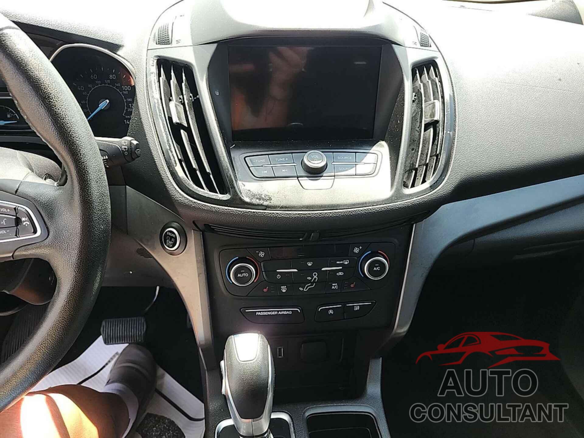 FORD ESCAPE 2019 - 1FMCU9HD1KUC07579