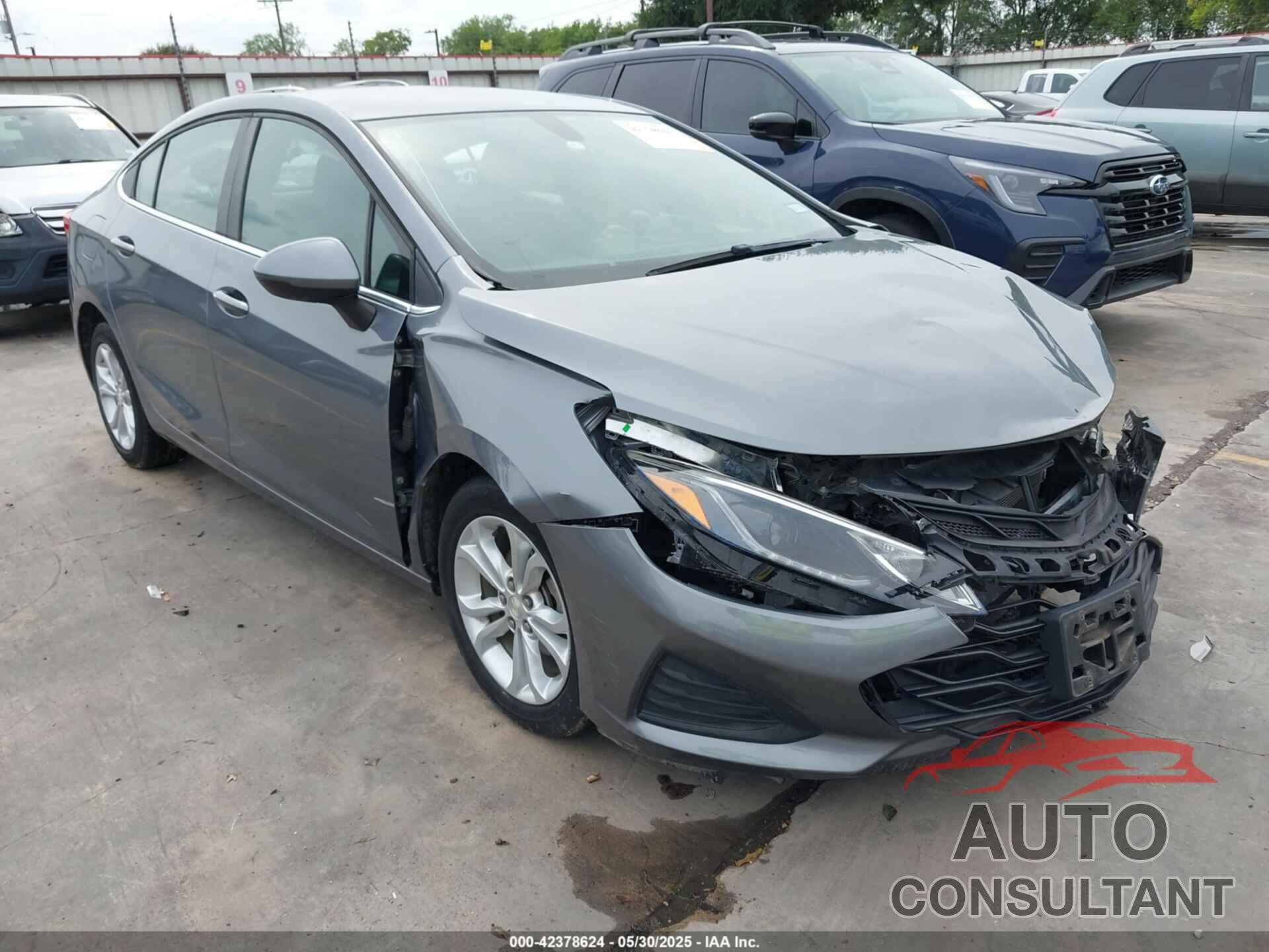 CHEVROLET CRUZE 2019 - 1G1BE5SM9K7127436