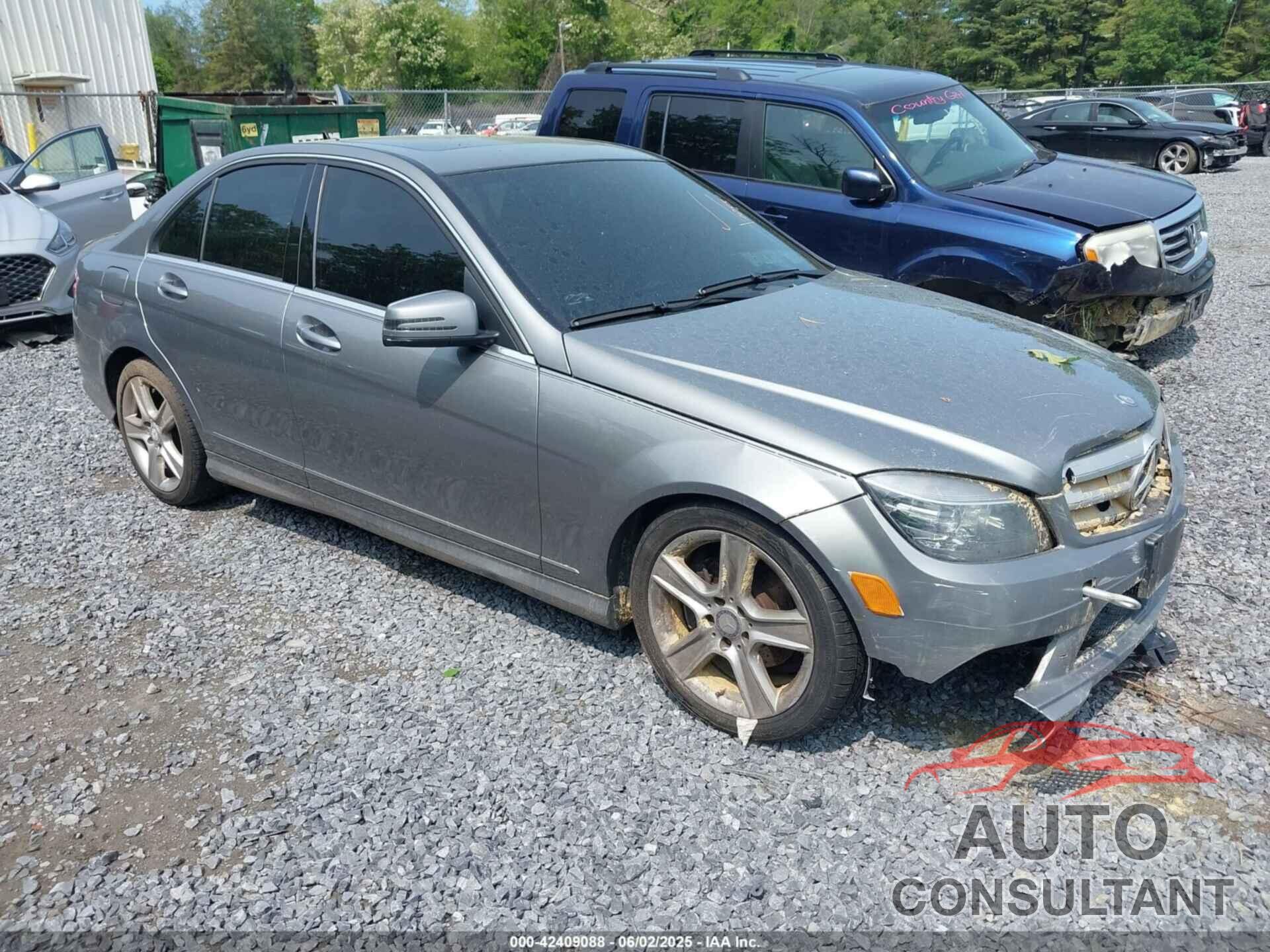MERCEDES-BENZ C 300 2011 - WDDGF8BB1BR133848