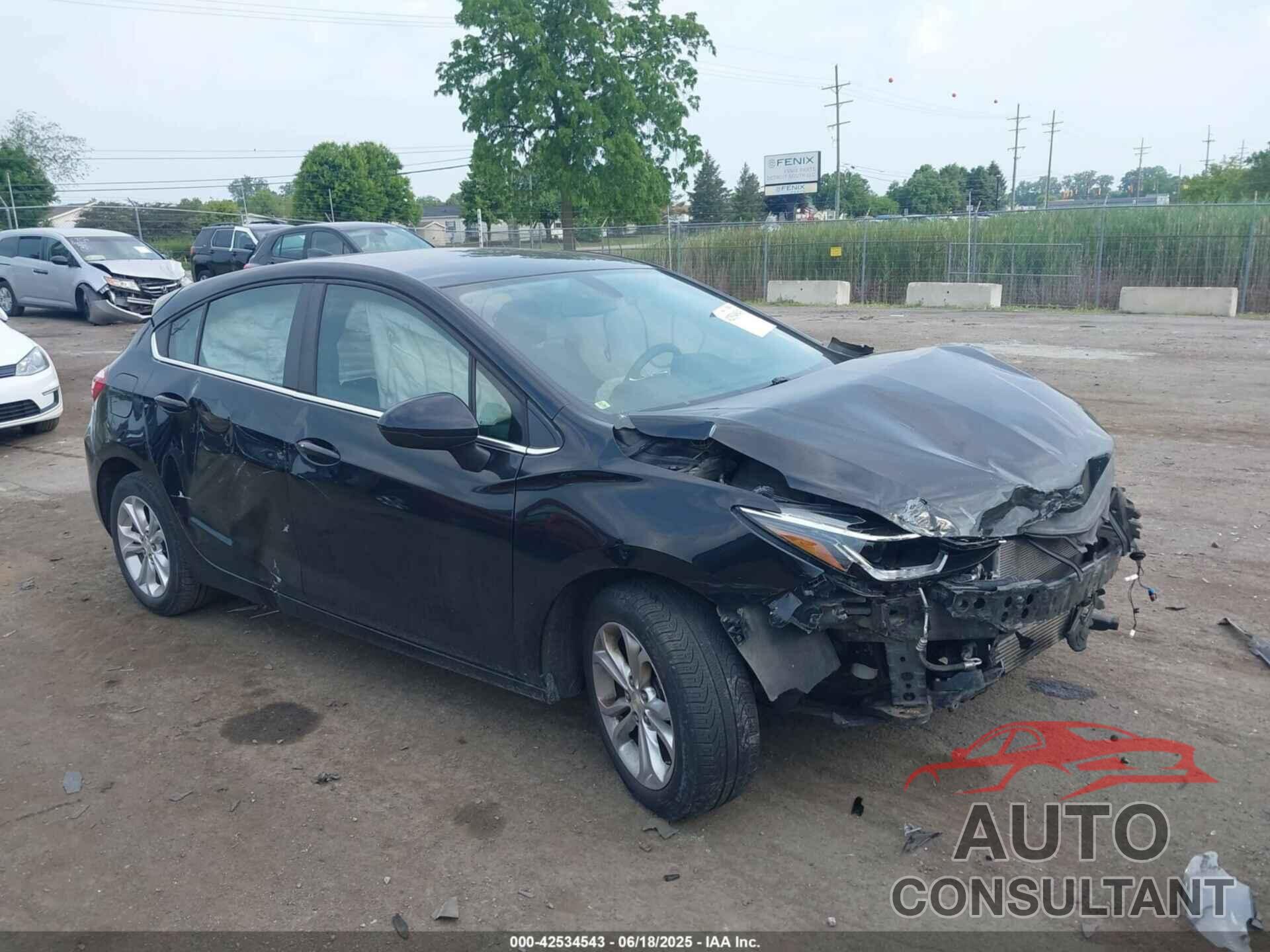CHEVROLET CRUZE 2019 - 3G1BE6SM4KS527945