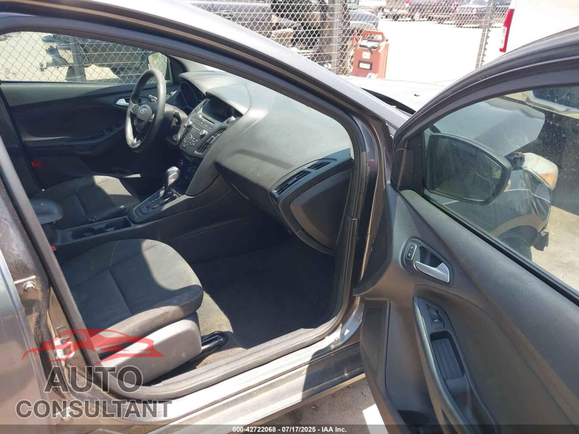 FORD FOCUS 2015 - 1FADP3F22FL368460