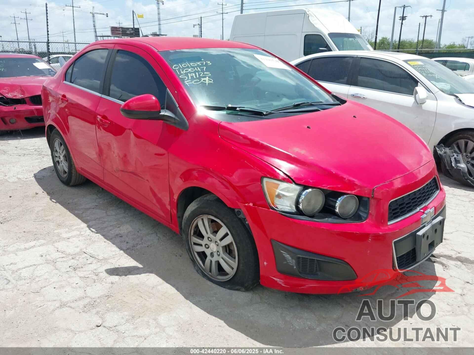 CHEVROLET SONIC 2015 - 1G1JC5SH4F4160047