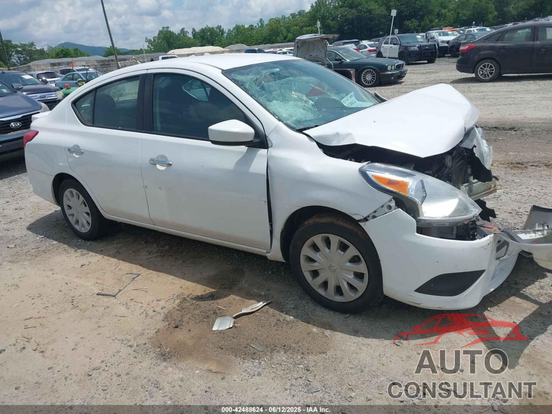 NISSAN VERSA 2018 - 3N1CN7AP3JL828439