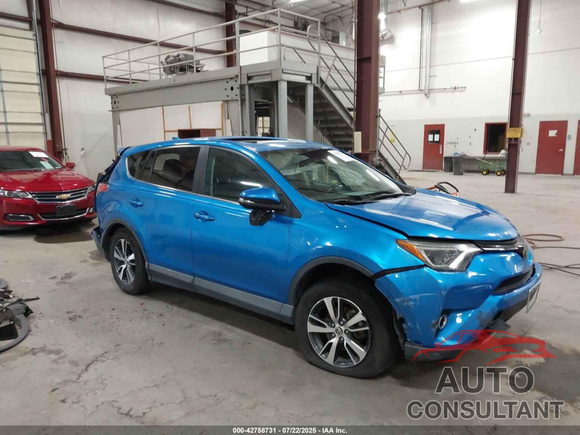 TOYOTA RAV4 2018 - 2T3RFREV3JW804448