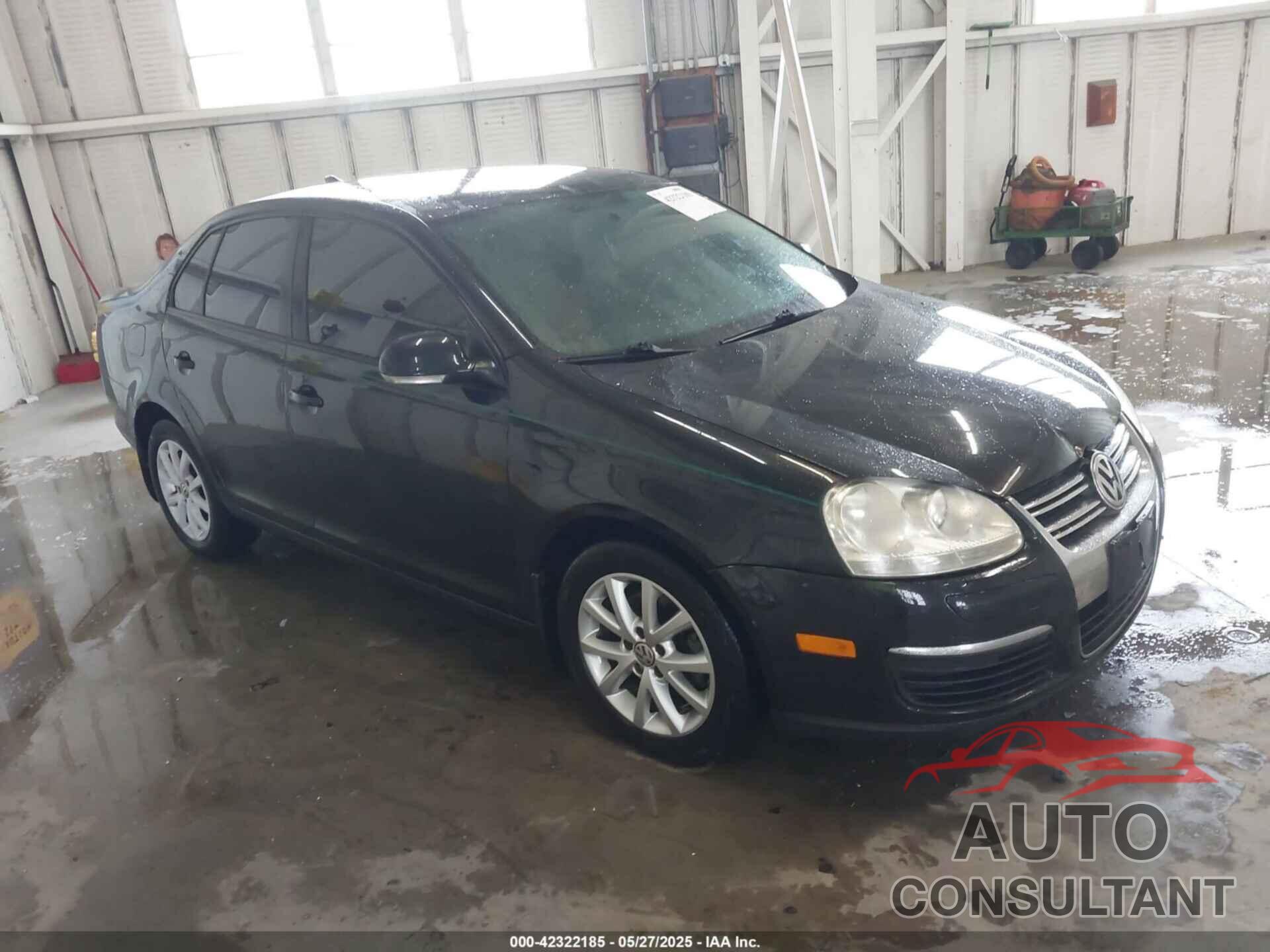 VOLKSWAGEN JETTA 2010 - 3VWAX7AJ5AM158961
