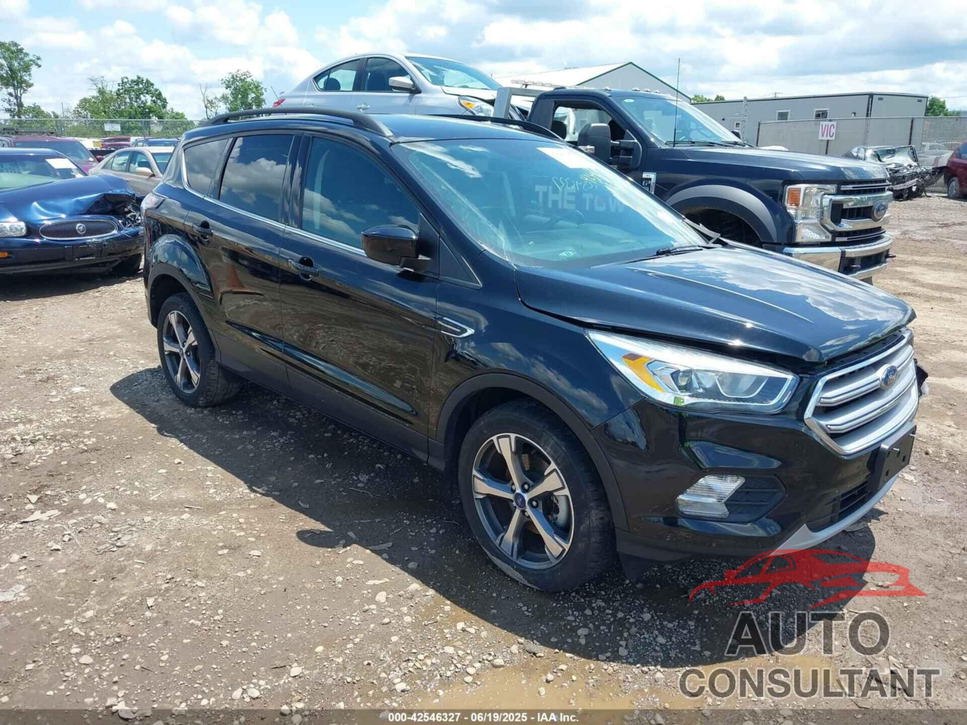 FORD ESCAPE 2017 - 1FMCU0GD4HUA21640