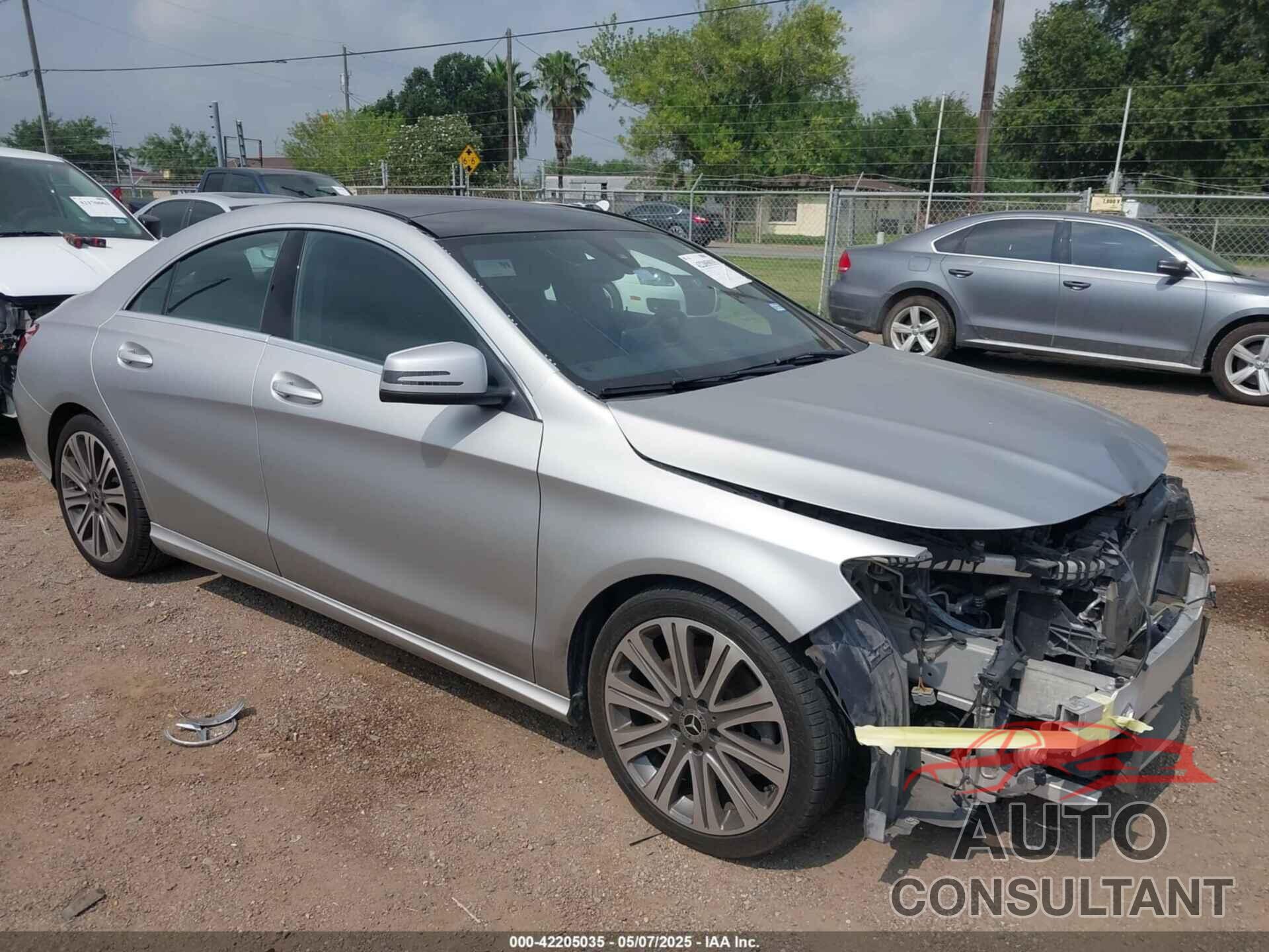 MERCEDES-BENZ CLA 250 2018 - WDDSJ4EB4JN617063