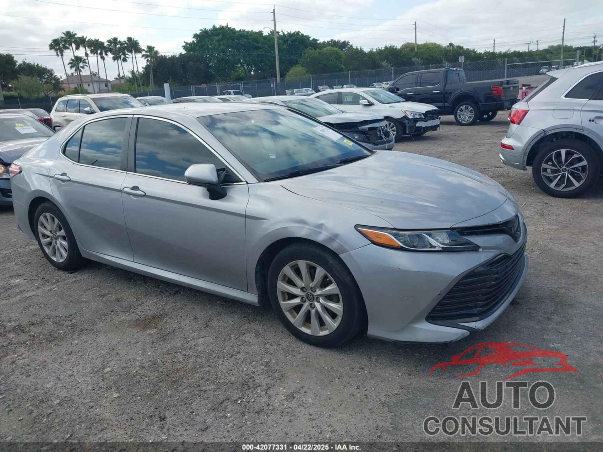 TOYOTA CAMRY 2018 - 4T1B11HK9JU155847