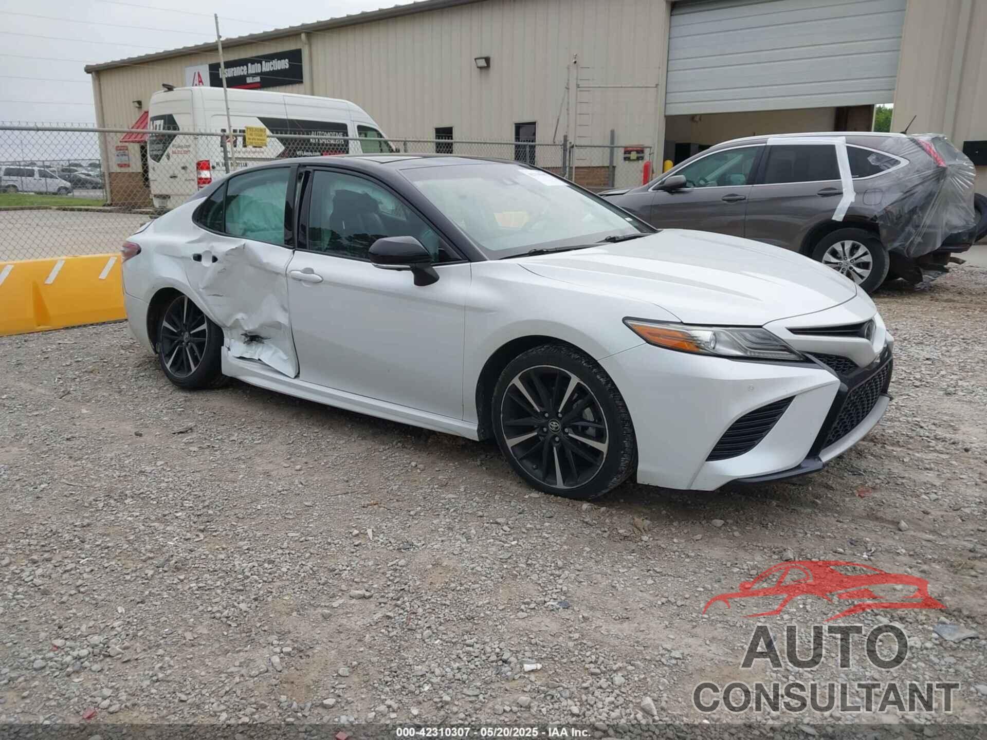 TOYOTA CAMRY 2018 - 4T1B61HK1JU126263