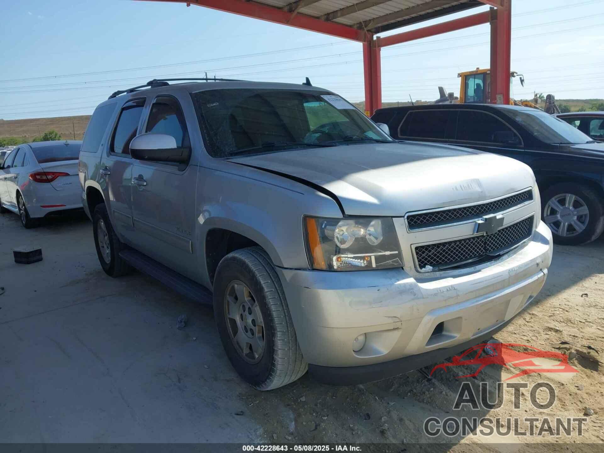 CHEVROLET TAHOE 2013 - 1GNSCBE04DR238222