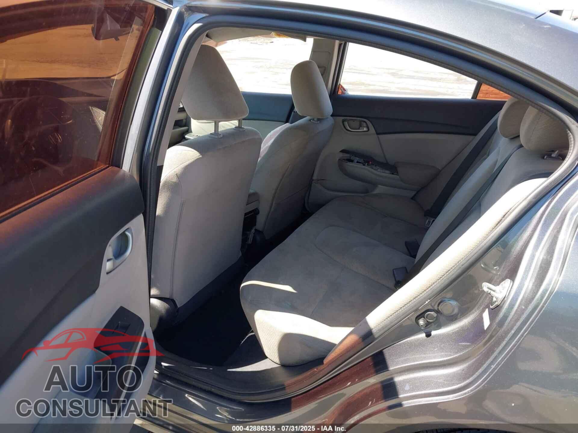 HONDA CIVIC 2013 - 19XFB2E52DE007582