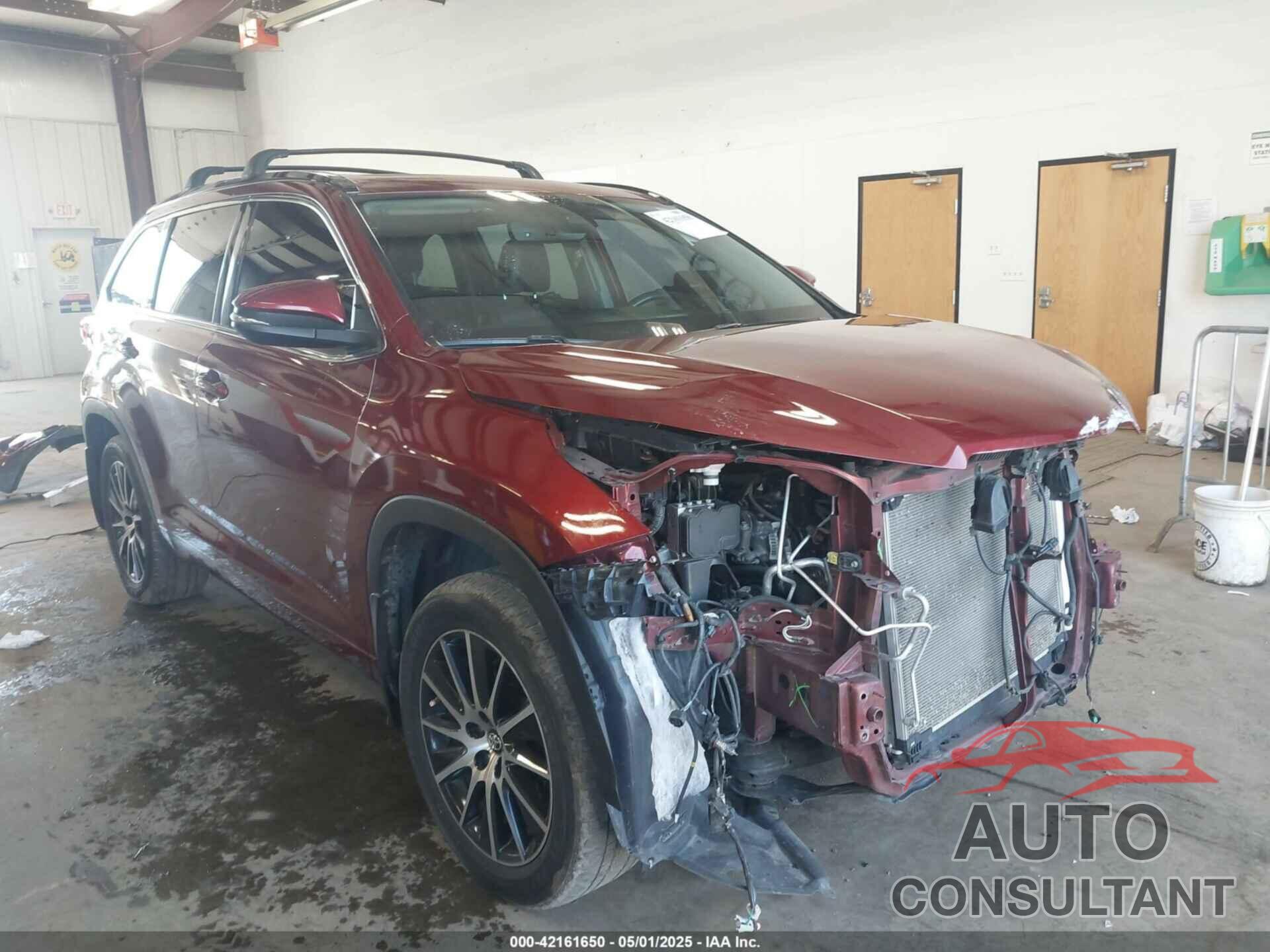 TOYOTA HIGHLANDER 2018 - 5TDJZRFH0JS886105
