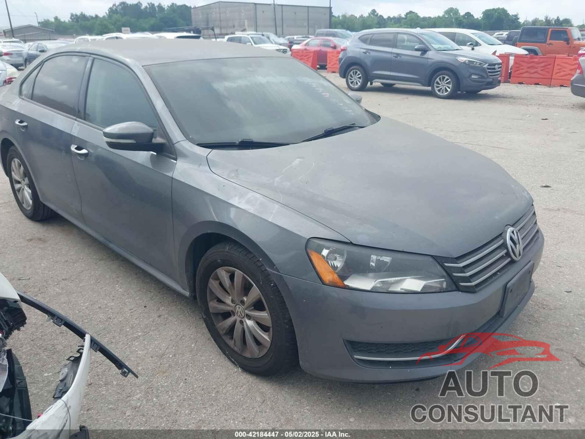 VOLKSWAGEN PASSAT 2013 - 1VWAP7A37DC102995