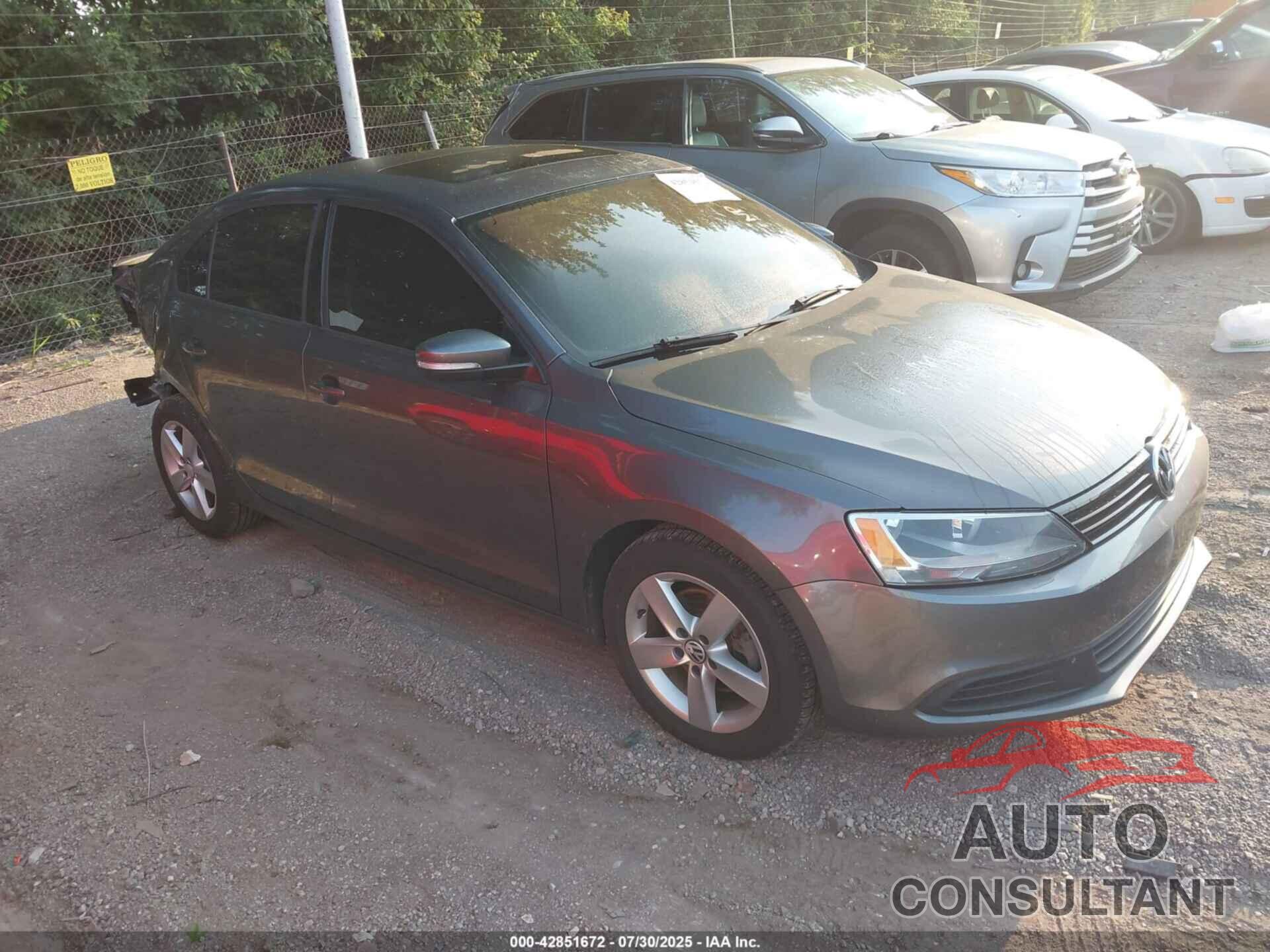 VOLKSWAGEN JETTA 2011 - 3VWLL7AJ7BM096467