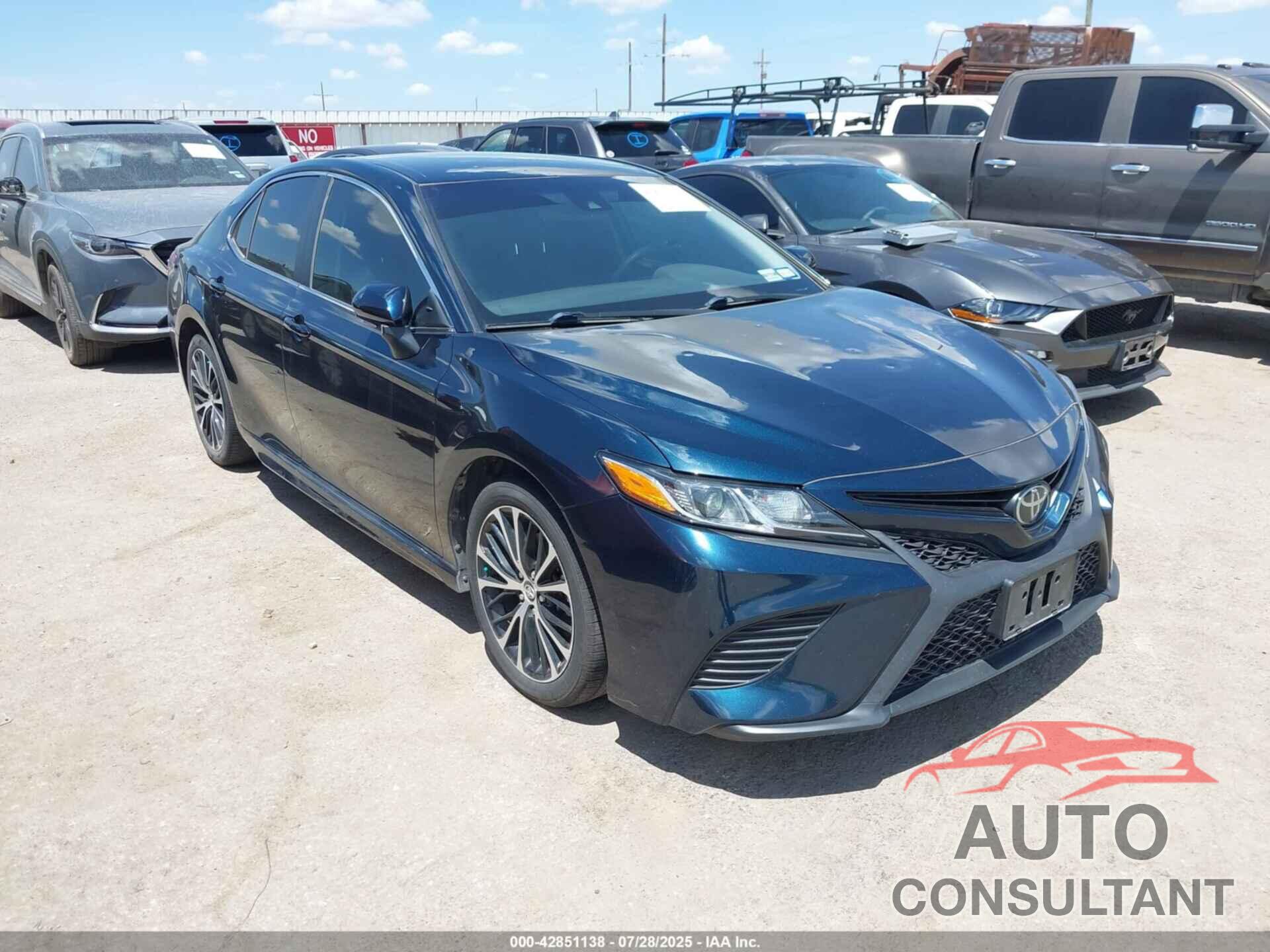 TOYOTA CAMRY 2018 - 4T1B11HK5JU674359