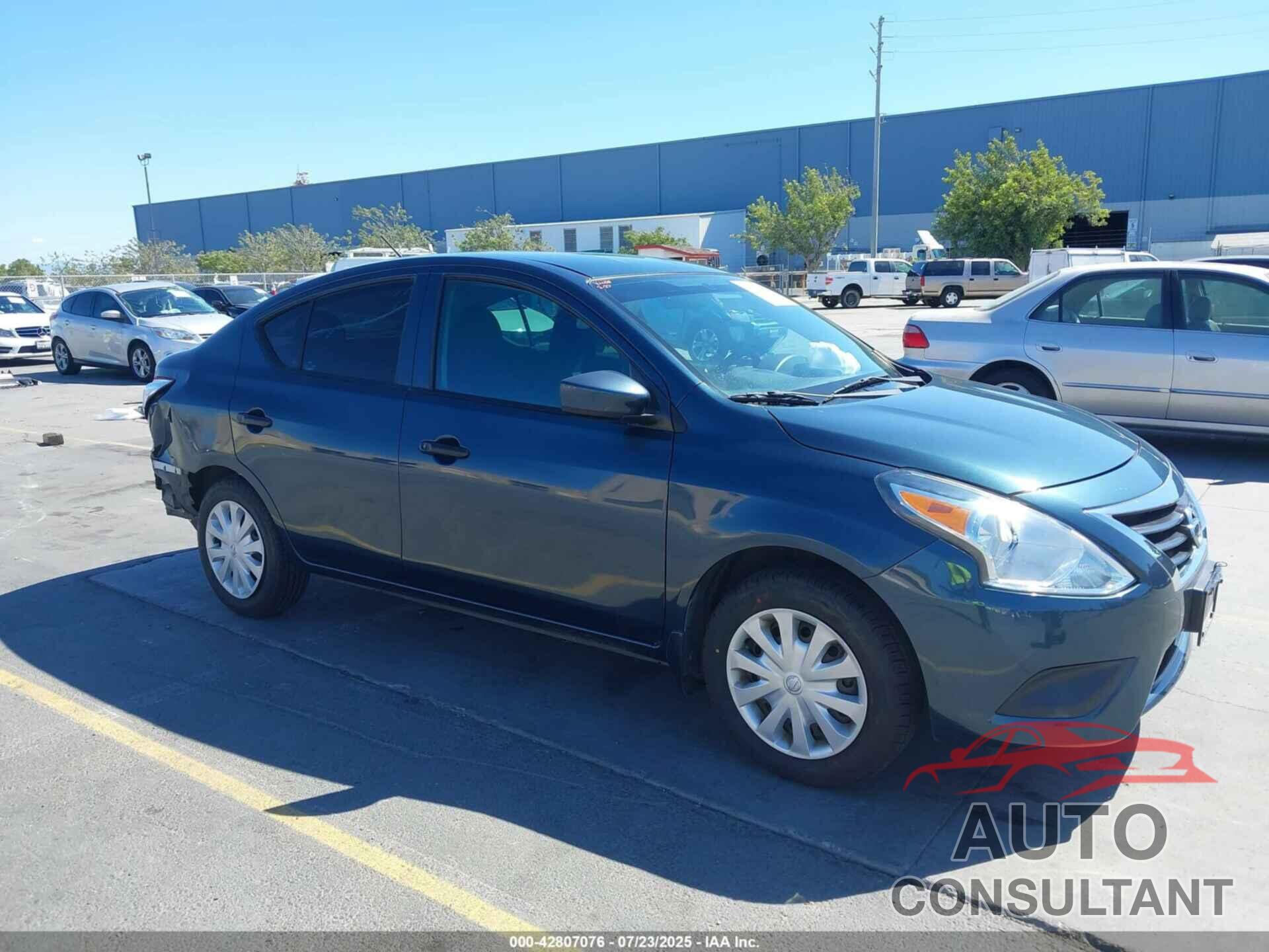NISSAN VERSA 2017 - 3N1CN7AP1HL887466